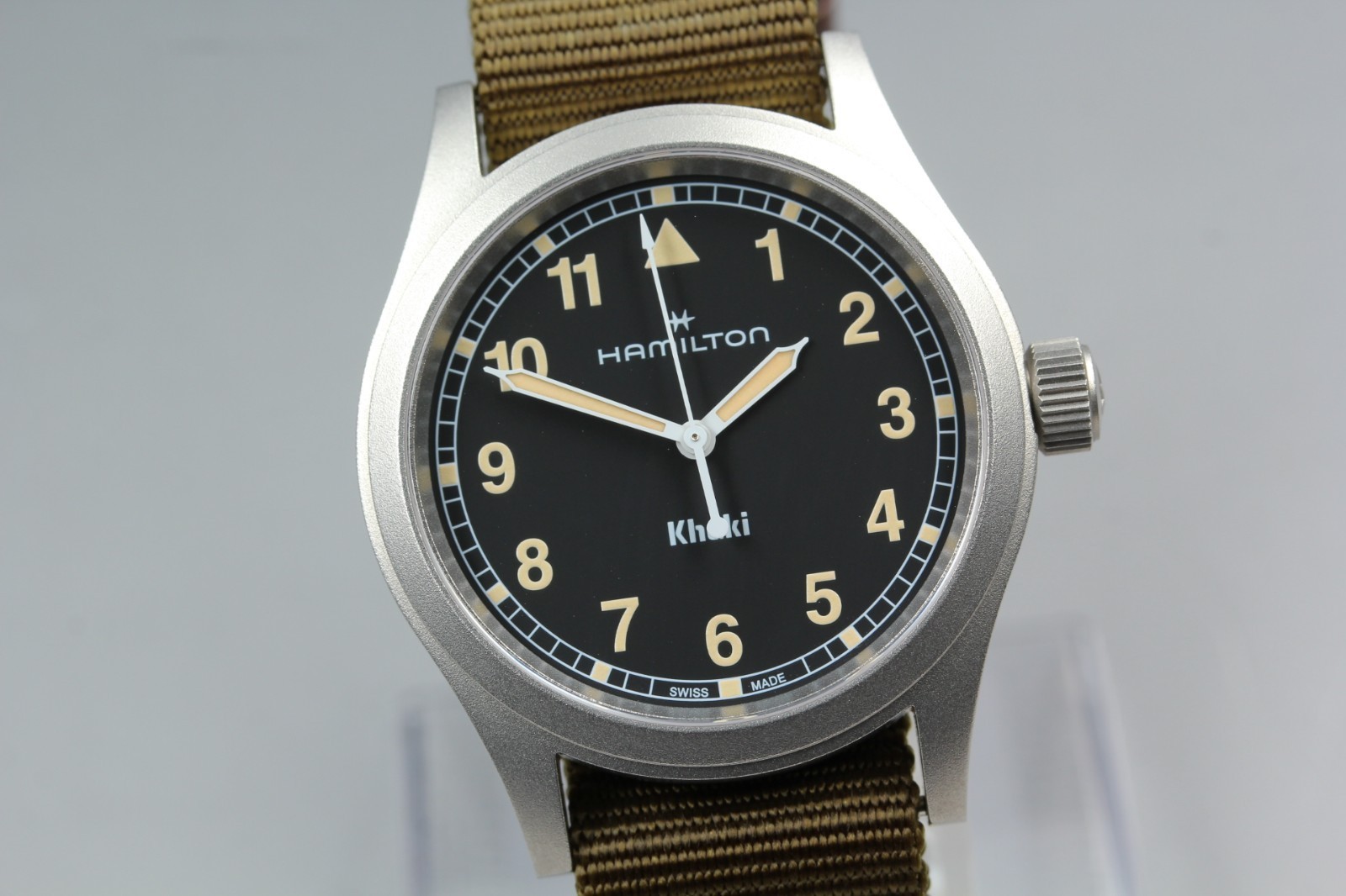 Mint in Box Hamilton Khaki Field H69401930 Black Dial 38mm Men’s Qz Watch U972