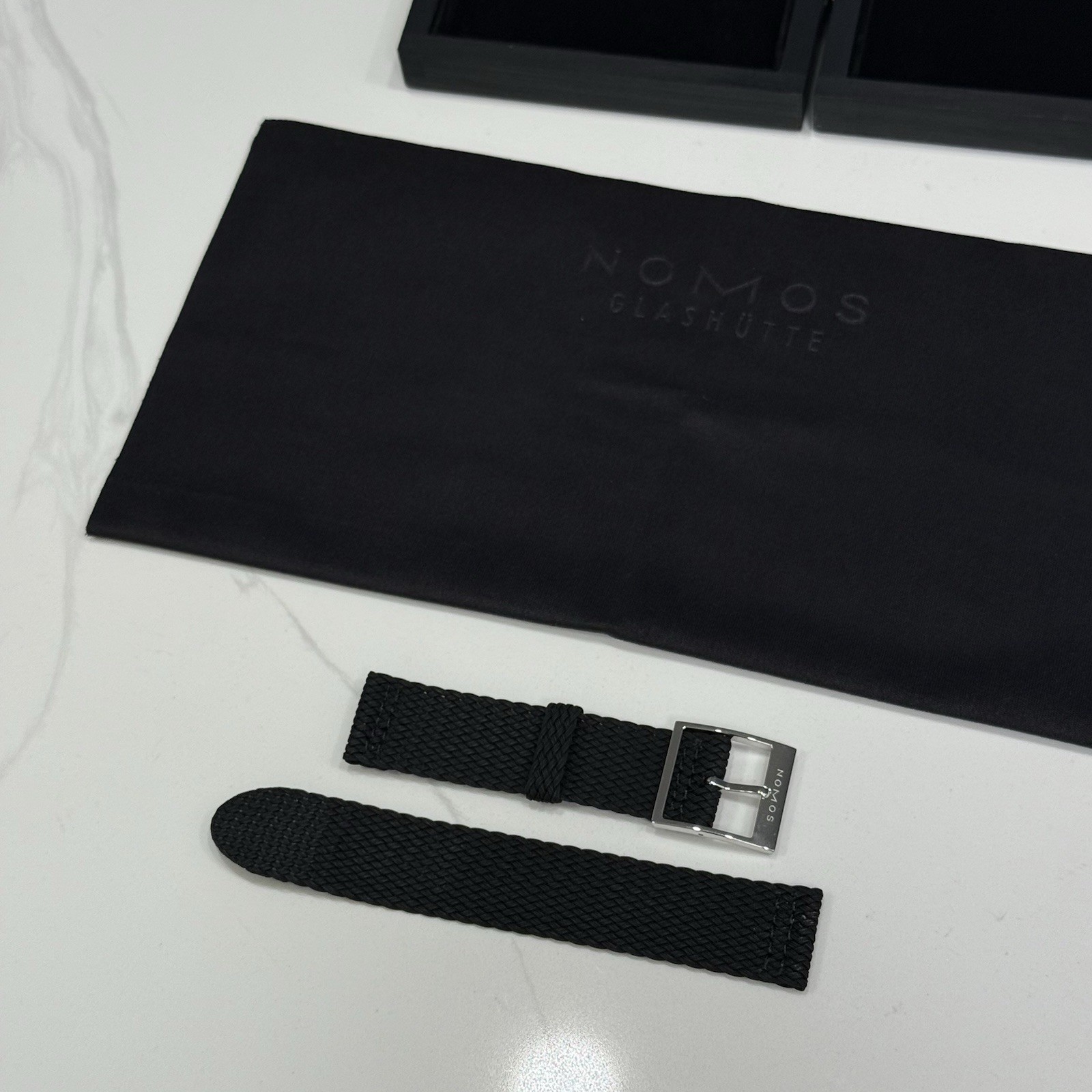 NOMOS Glashütte Ahoi Datum 40mm Automatic Full Set w/ Extra Strap – Ref 551