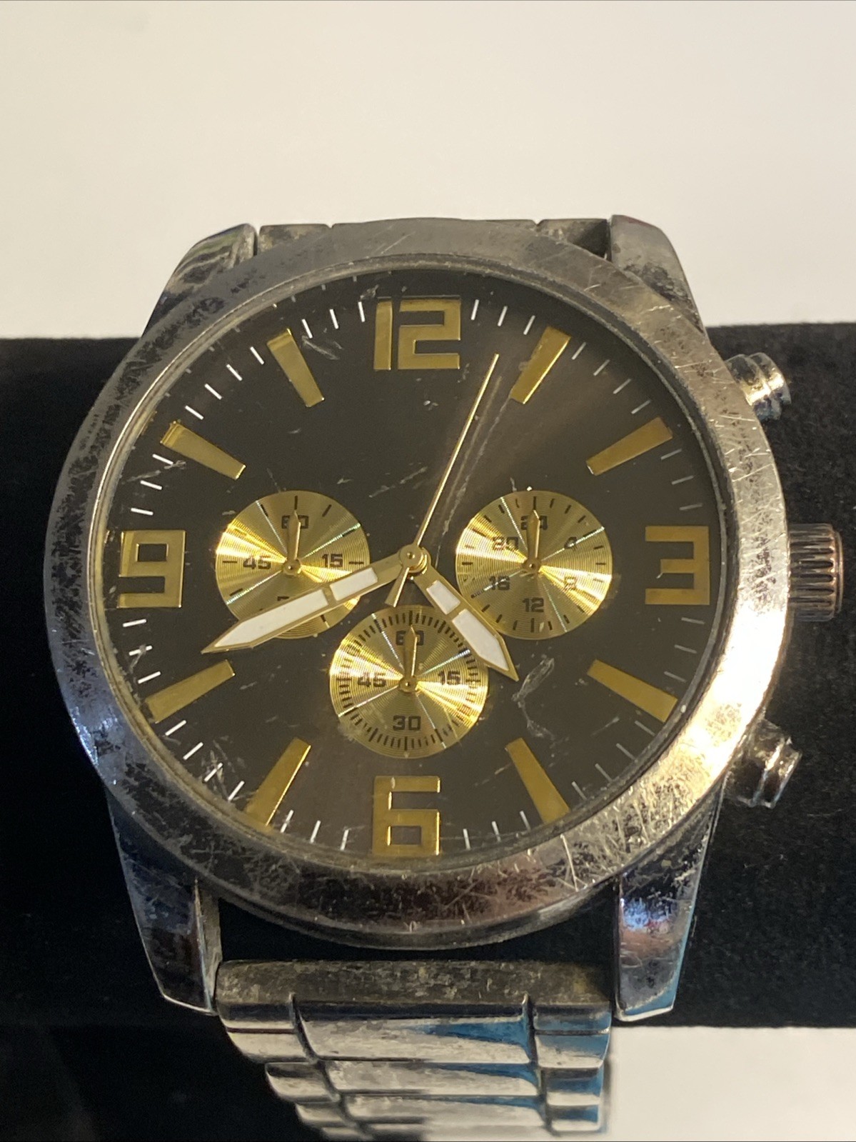Men’s Watch FMDAL924 Unbranded Metal Band New Battery Preowned