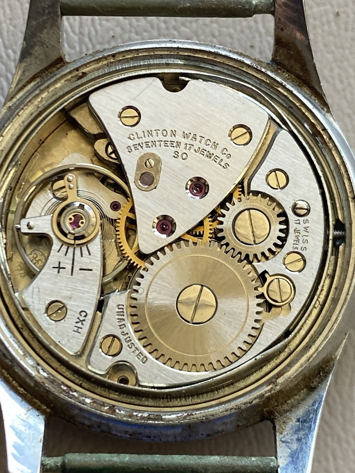 Vintage Clinton Lifetime 17 Jewel Running Watch