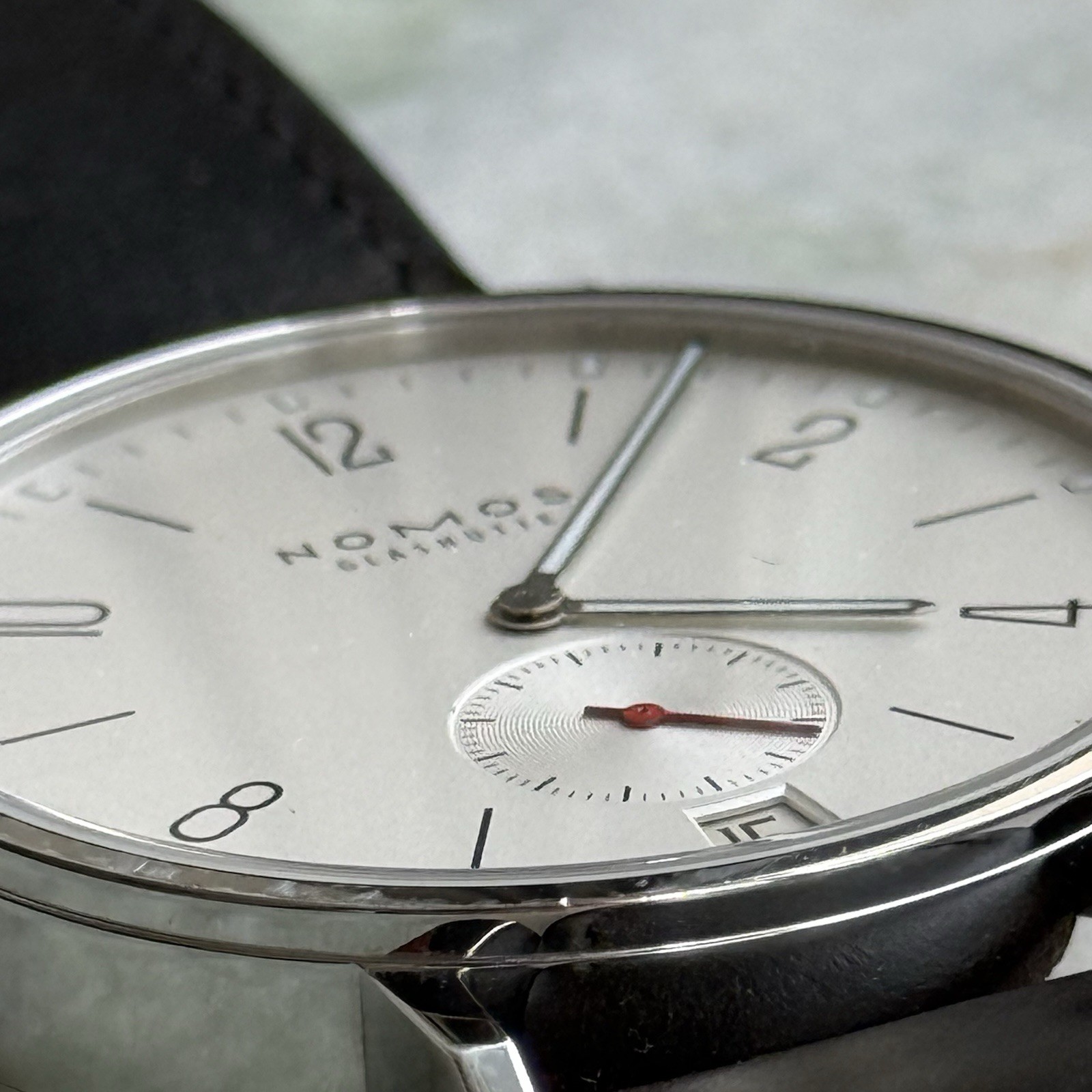 NOMOS Glashütte Ahoi Datum 40mm Automatic Full Set w/ Extra Strap – Ref 551