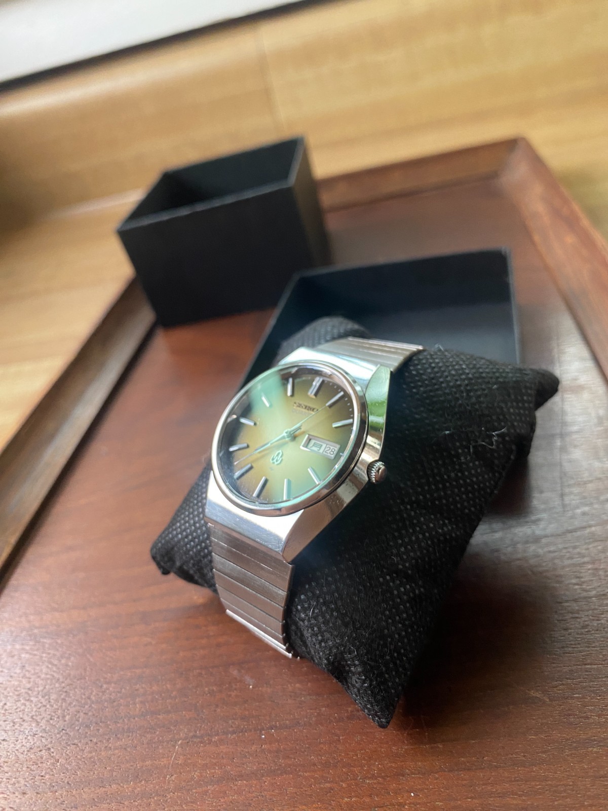 Vintage JDM Seiko Quartz 0843-8070S Mens Watch – Kanji Date Wheel