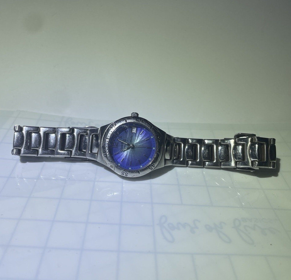 Fossil Unisex Analog Wristwatch Blue Dial Silver-Tone Metal Bracelet Round
