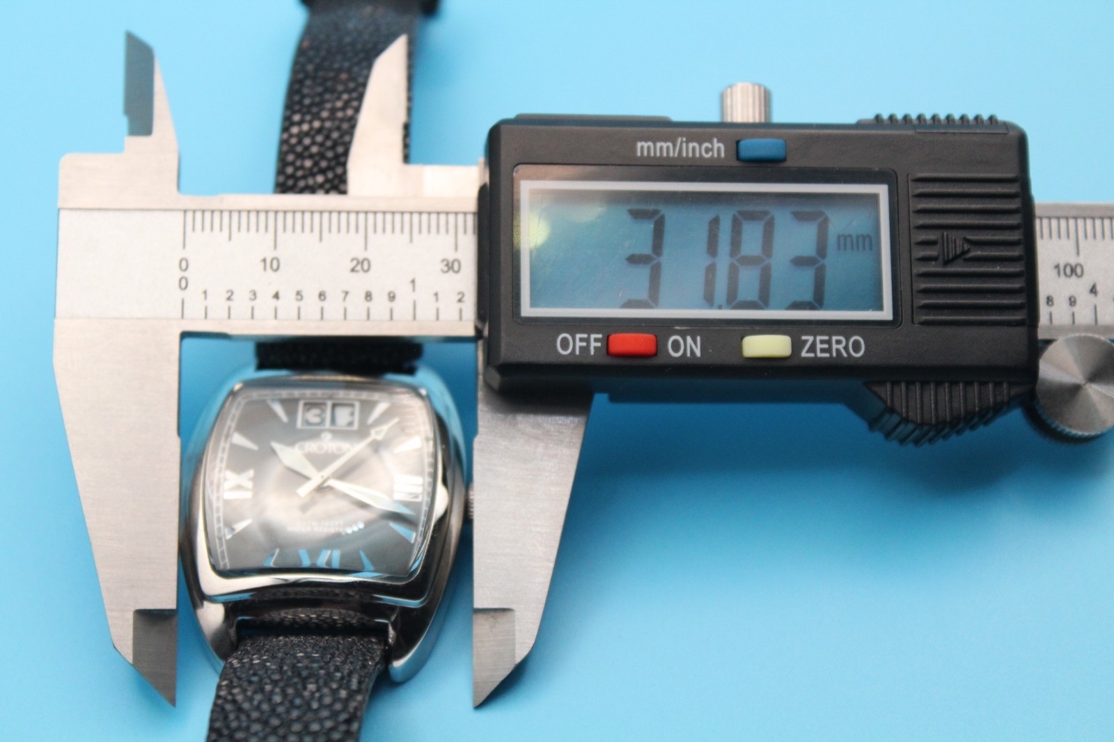 Croton Men’s Tonneau Japan Quartz Wristwatch Genuine Stingray Band