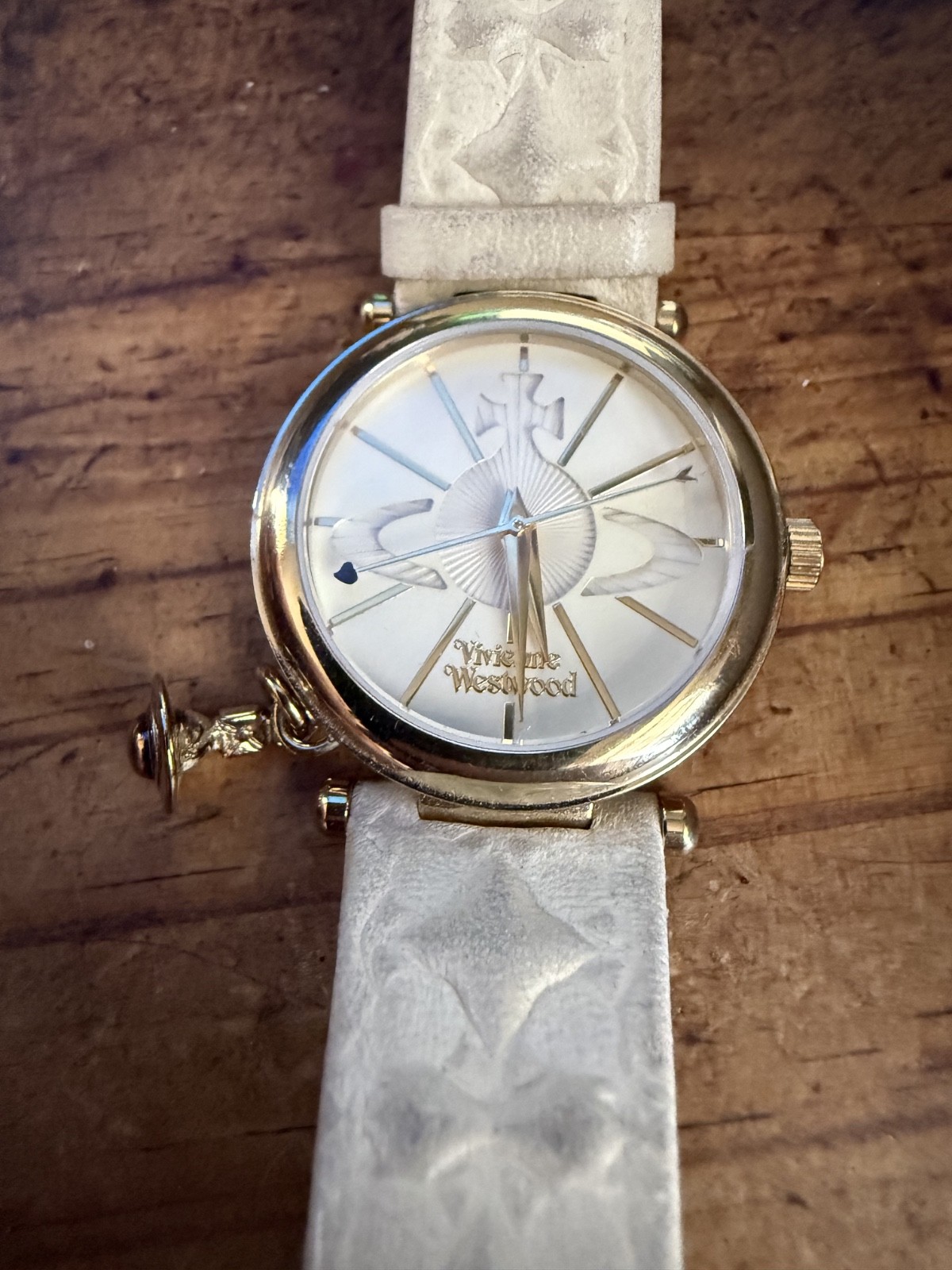 Vivienne Westwood Orb Watch Gold Case Cream Leather Strap Ladies NEW BATT YT8