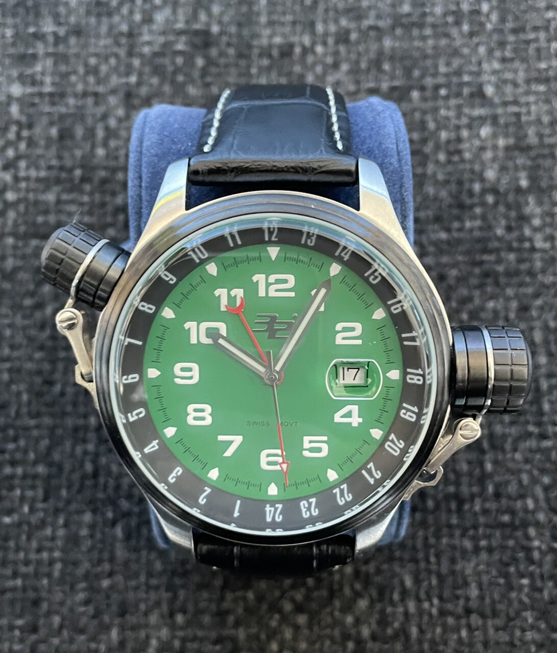32 Degrees Swiss Valiant Mens Watch Leather Strap / Green Dial