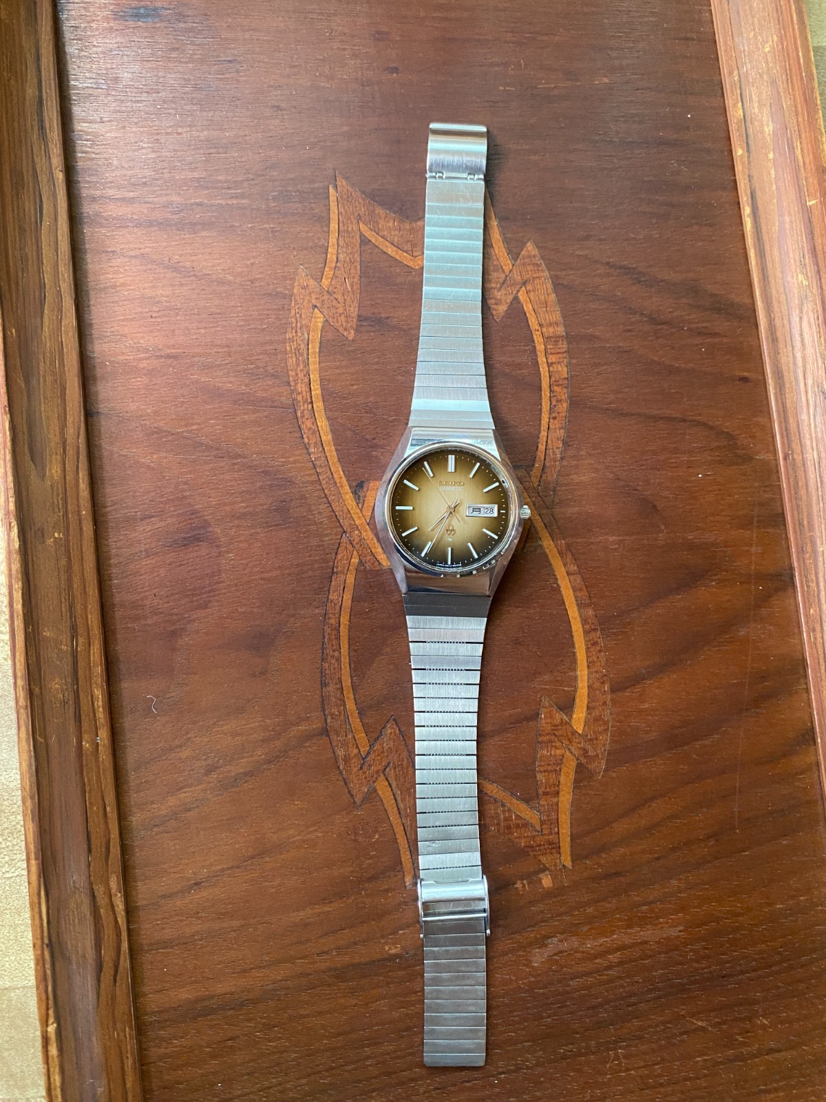 Vintage JDM Seiko Quartz 0843-8070S Mens Watch – Kanji Date Wheel