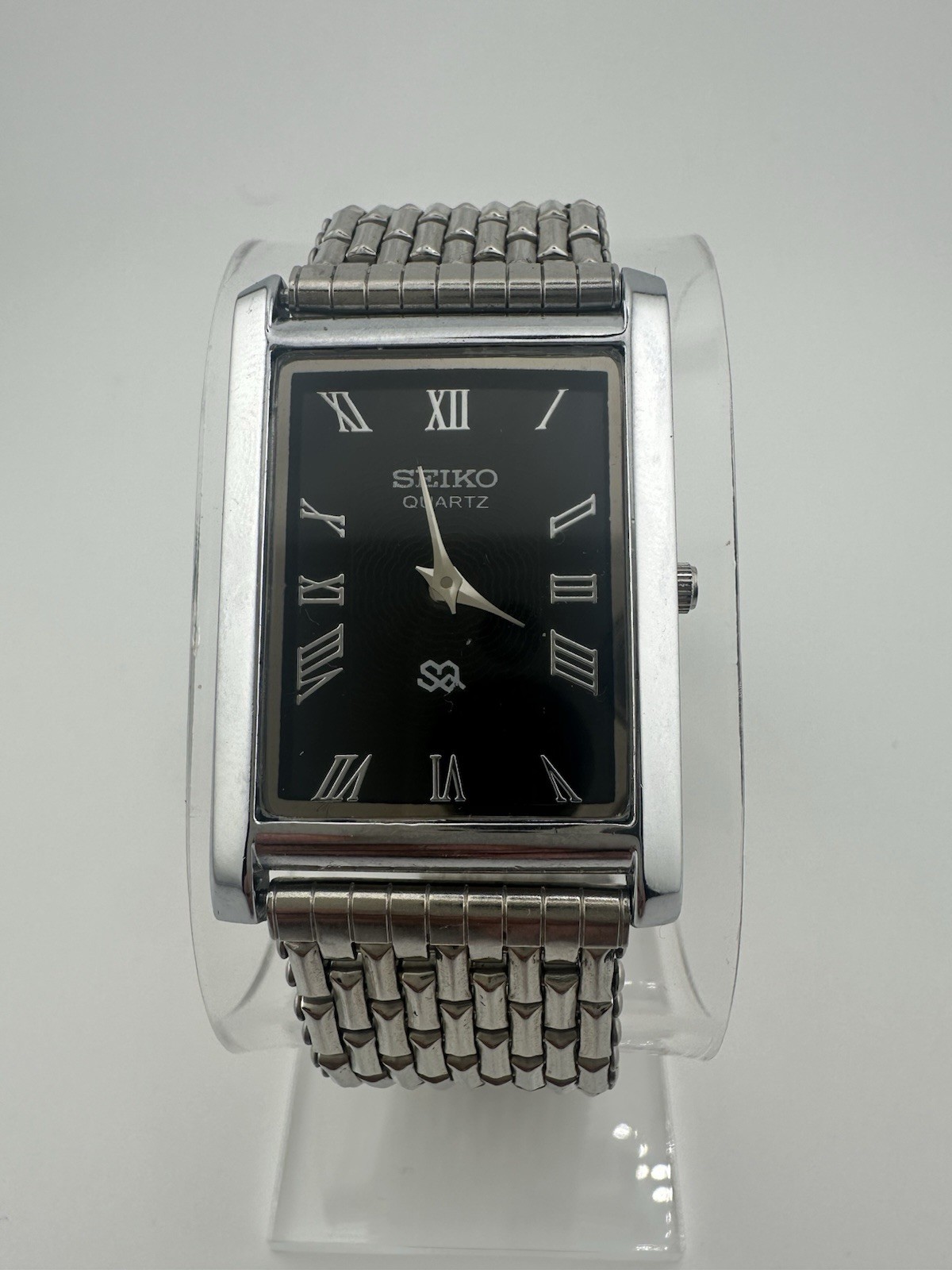 BLACK DIAL Vintage Seiko Slim Quartz Men’s Wrist Watch