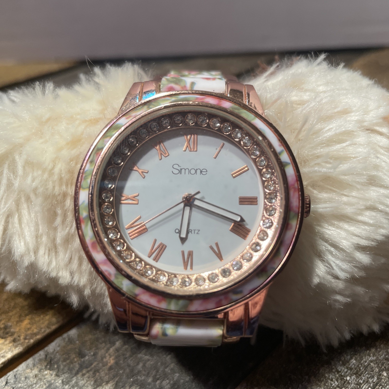 Simone Chic Rose Tone Tint Quartz Wrist Watch Rose ST 40500 needs new battery