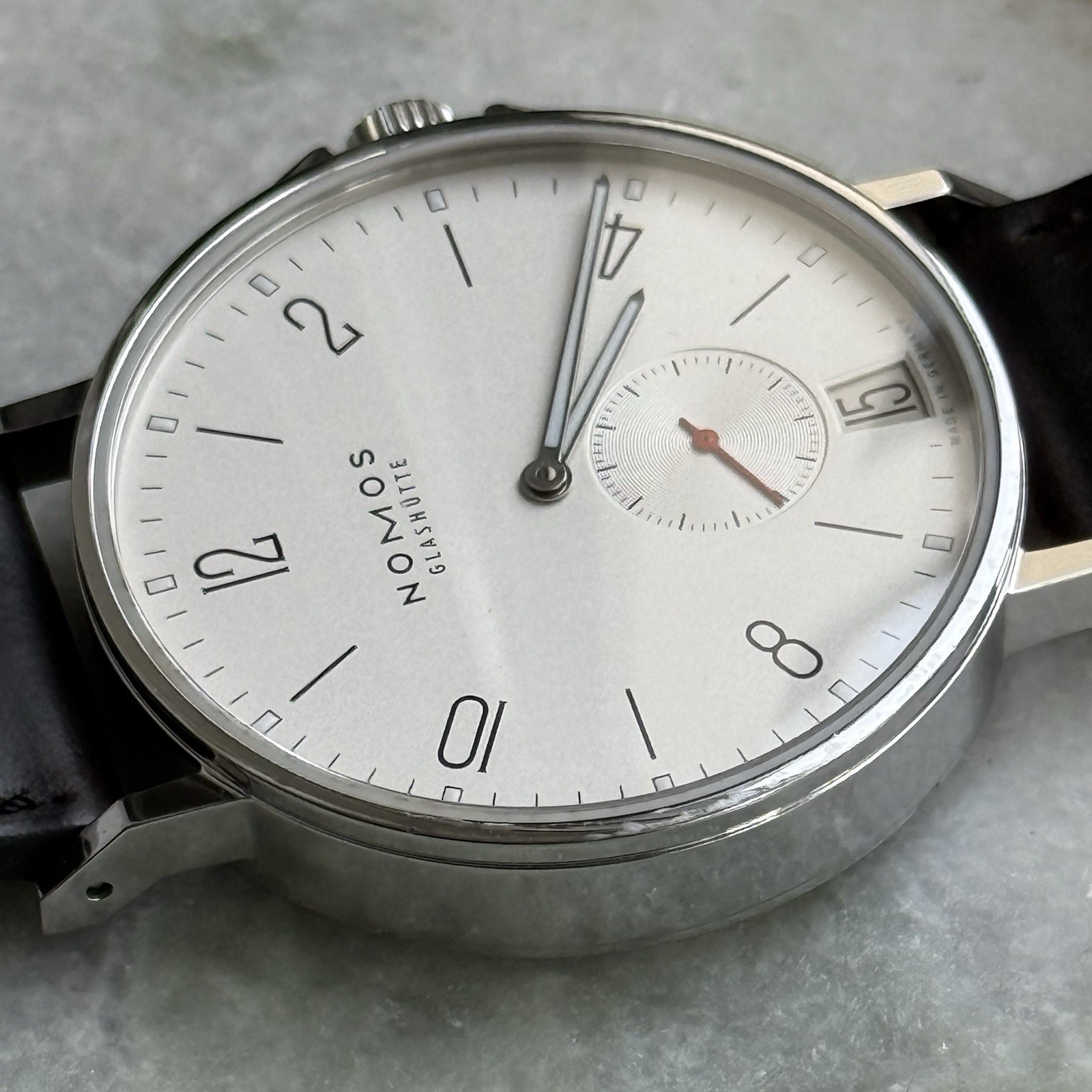 NOMOS Glashütte Ahoi Datum 40mm Automatic Full Set w/ Extra Strap – Ref 551