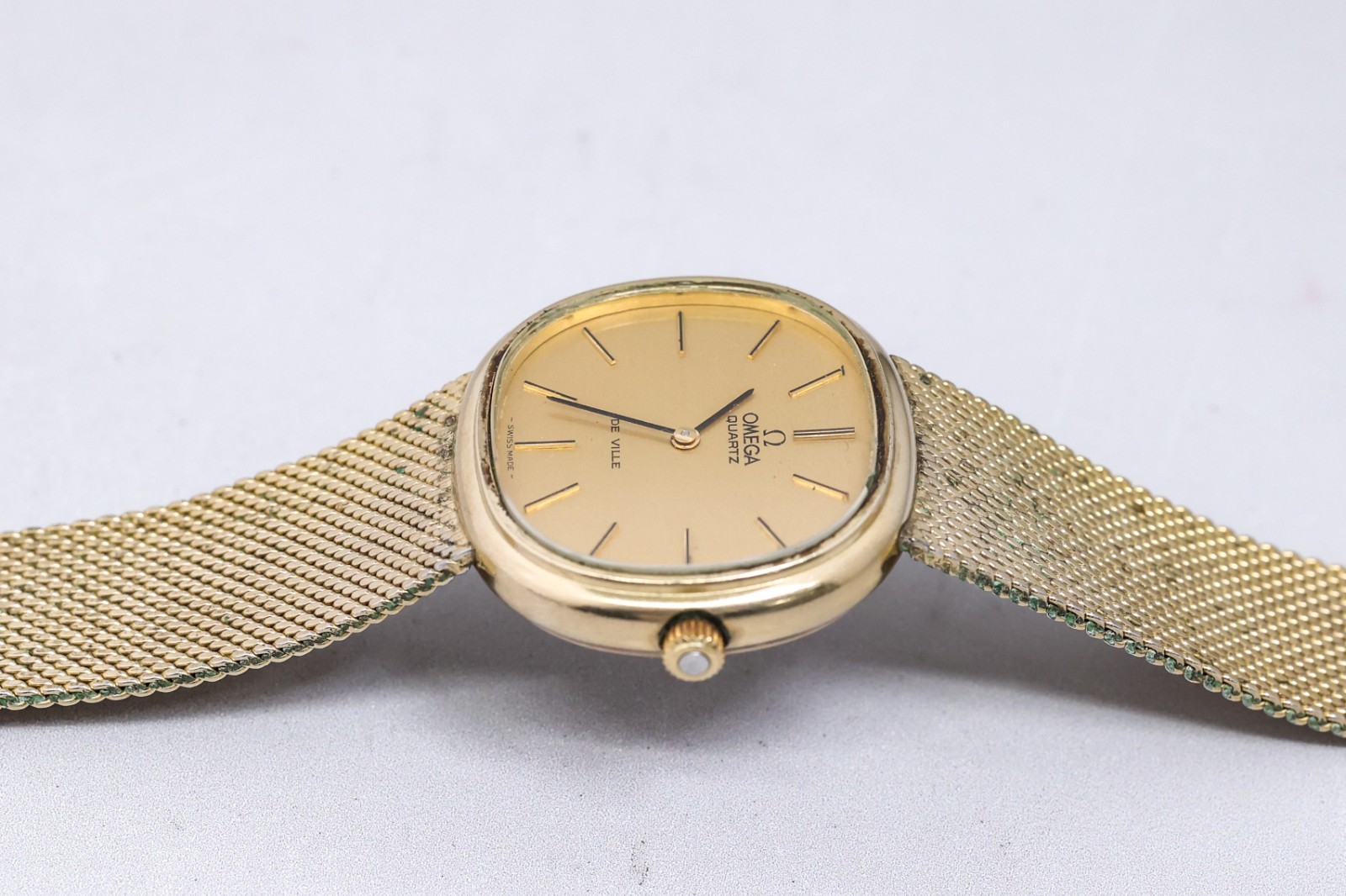 READ *Vintage 1977* OMEGA De Ville Cal.1330 Quartz Push Crown Gold Oval 33mm Men
