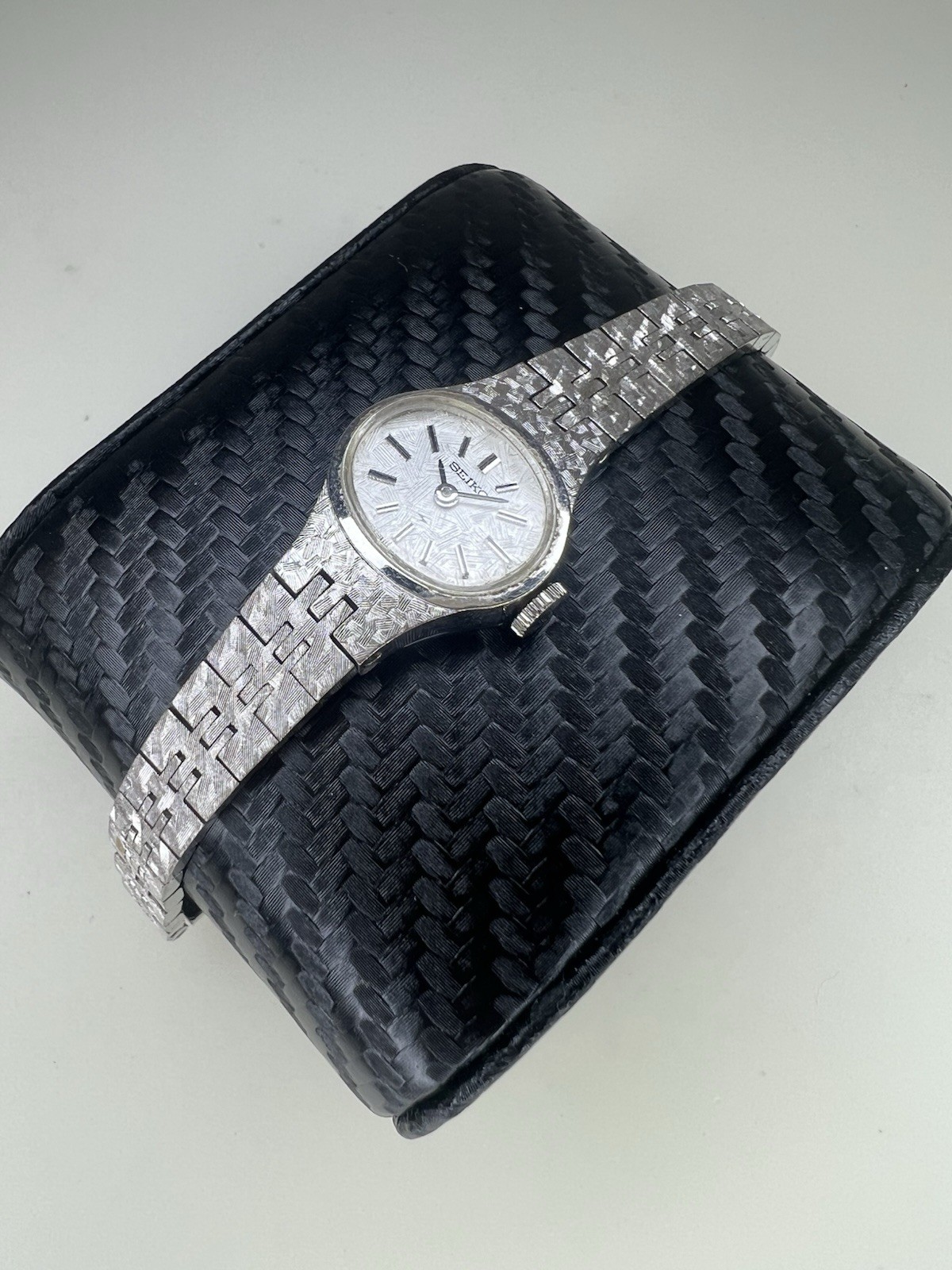 Vintage Seiko 11-7619 Ladies Watch