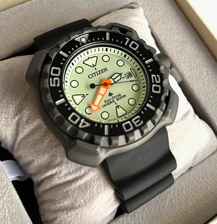 Citizen Promaster Titanium Dive Watch Green Dial Eco Drive BN0227-17X