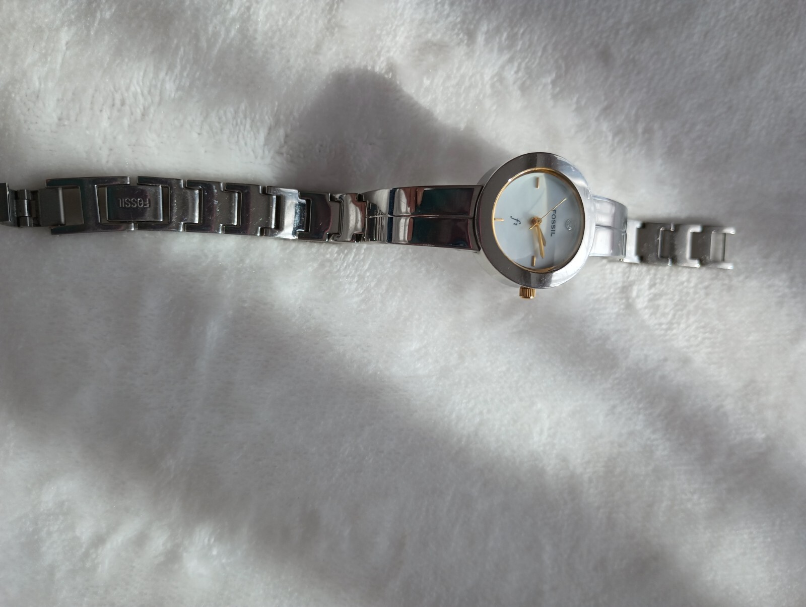 Fossil F2 Ladies Solid Stainless Steel Water Resistant 100 Feet Wristwatch