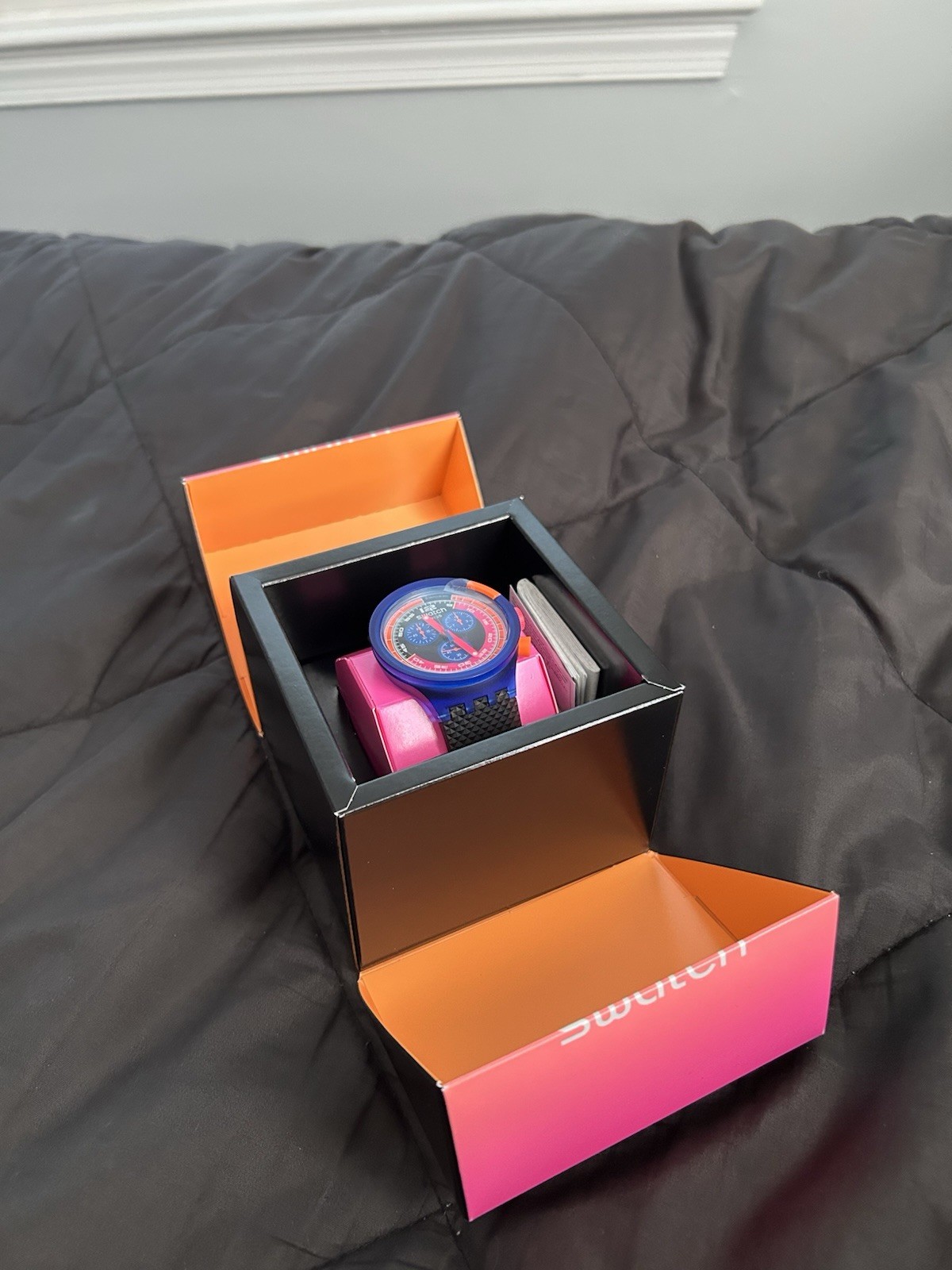 Swatch Neon Party to the Max Blue/Orange Case Black Rubber in original box