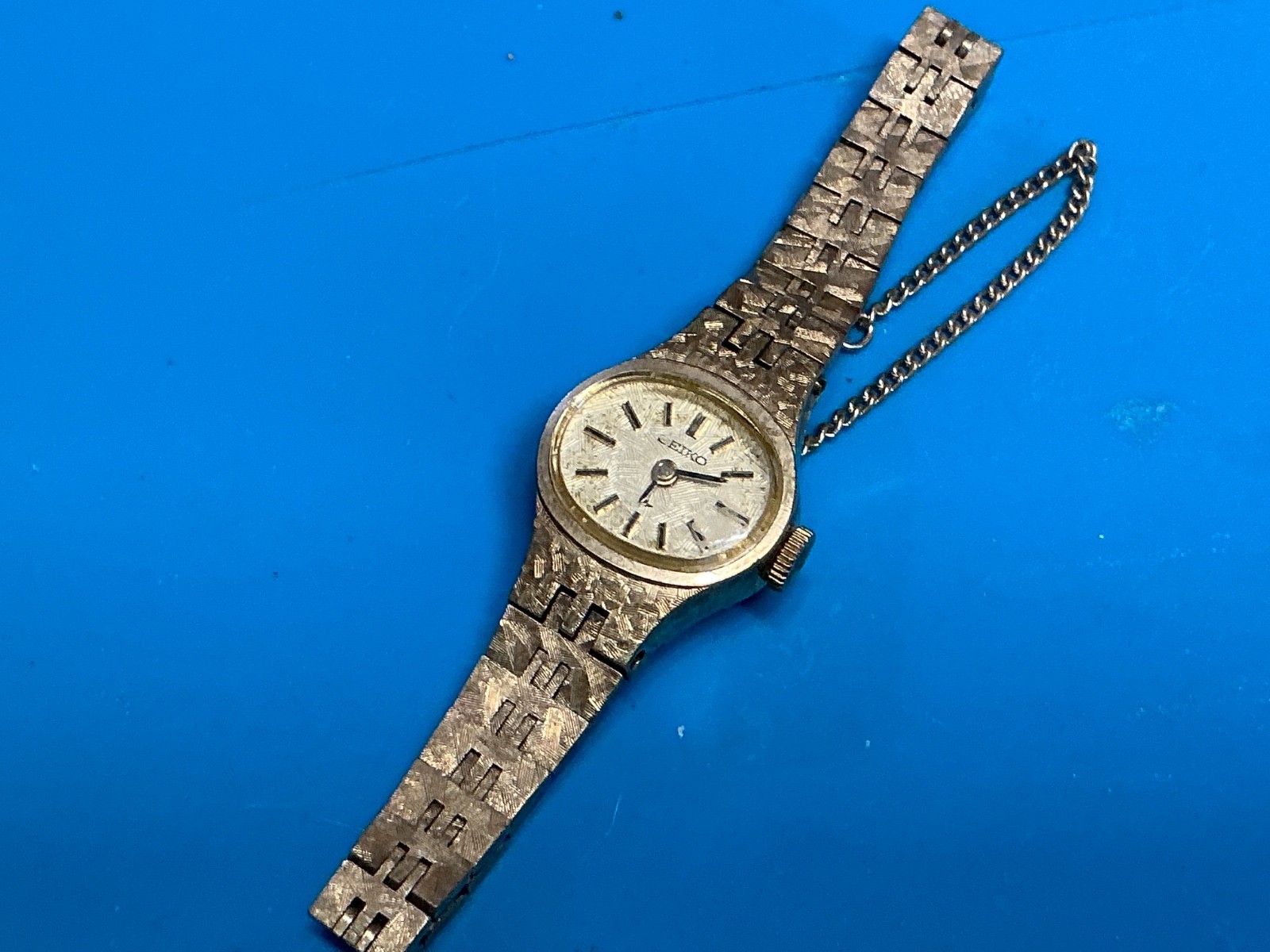 VINTAGE 1977 Seiko Ladies Cocktail Watch 11-7619, Tweed Link Band. Winds/ Works
