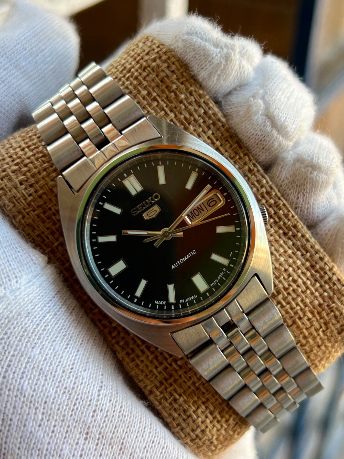 vintage seiko 5 automatic black dail day date mens watch