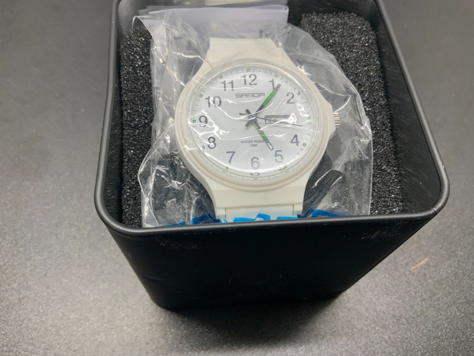 SANDA 6060 watch Analog quartz movement with a day/date display.