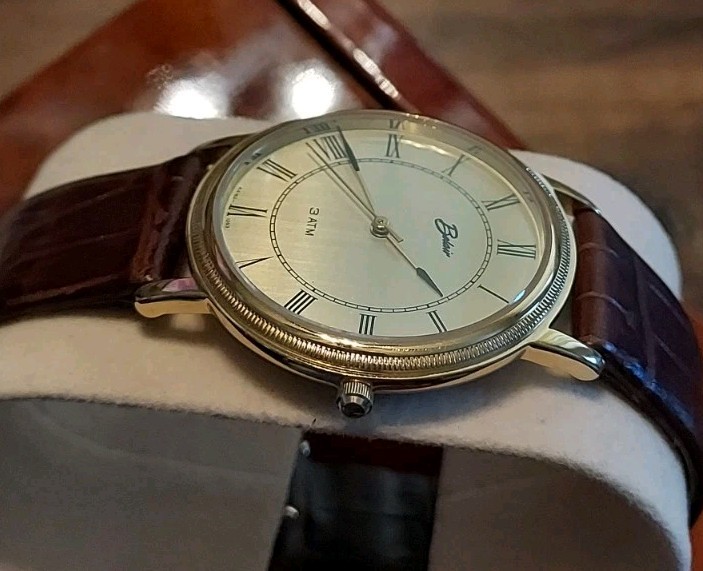 Excellent Vtg Belair 3ATM Gold Tone Mens sapphire crystal Watch w/case new bat