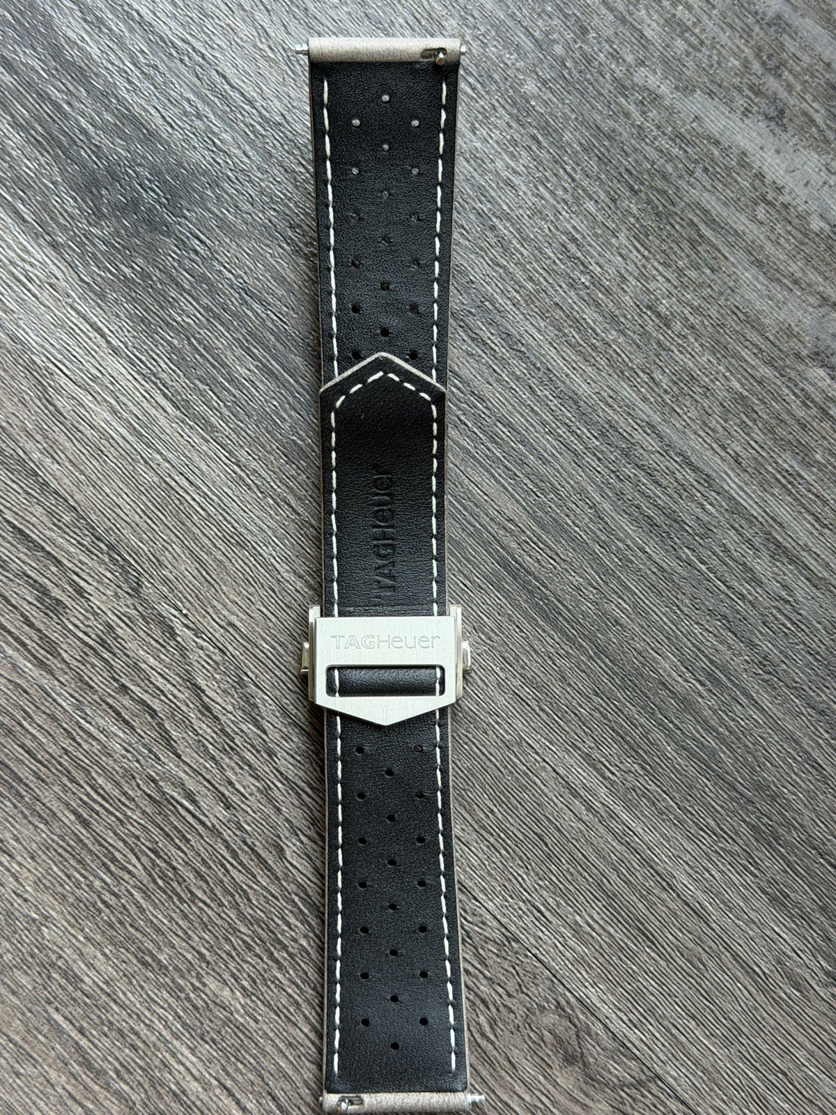 2025 TAG Heuer Carrera Chronograph 39mm «Glassbox» + 2 OEM Leather Straps