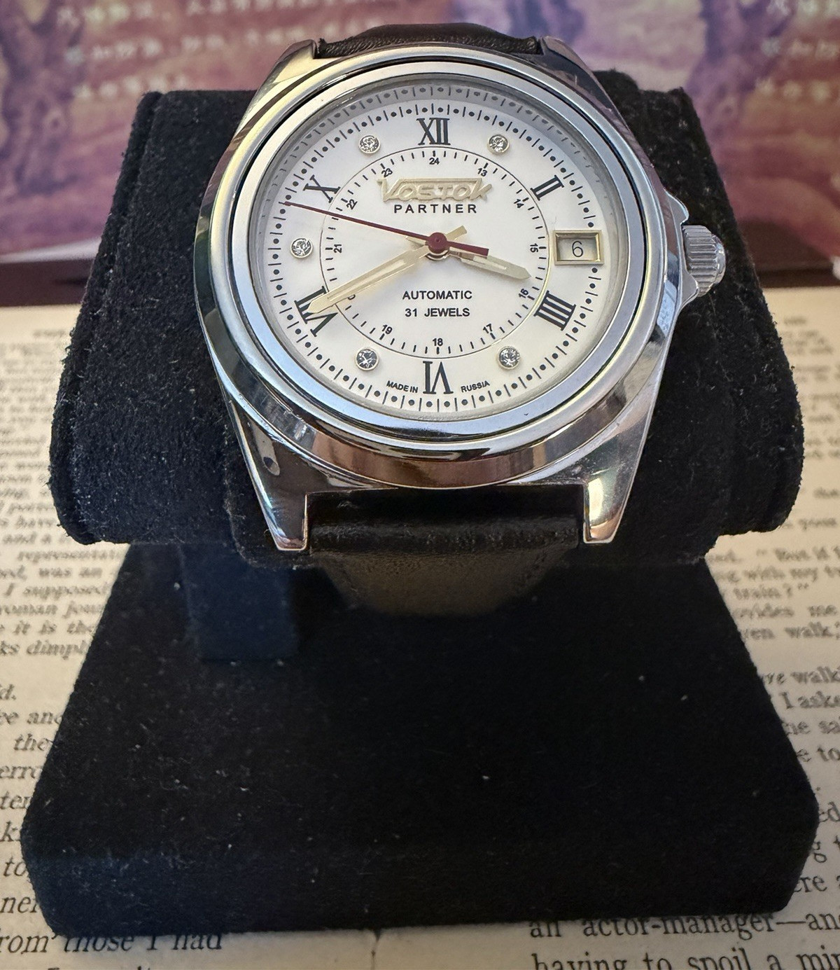 Vostok Partner Automatic 31 Jewels Wristwatch White Dial Date Black Leather
