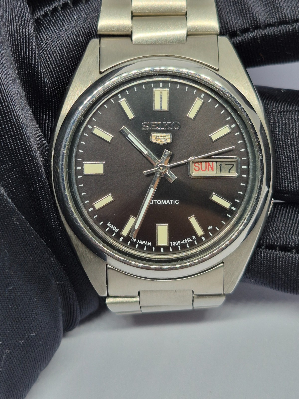 Vintage Seiko 5 Automatic Men’s Wristwatch – Classic Japanese Timepiece