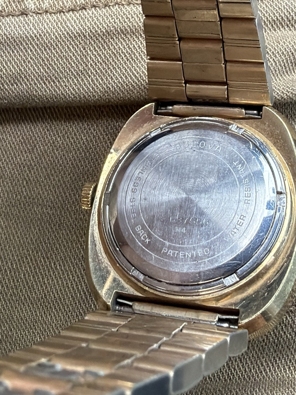 BULOVA ACCUTRON – 2182 TV Dial Tuning Fork – Day/Date 1970s Wristwatch NEEDS BAT