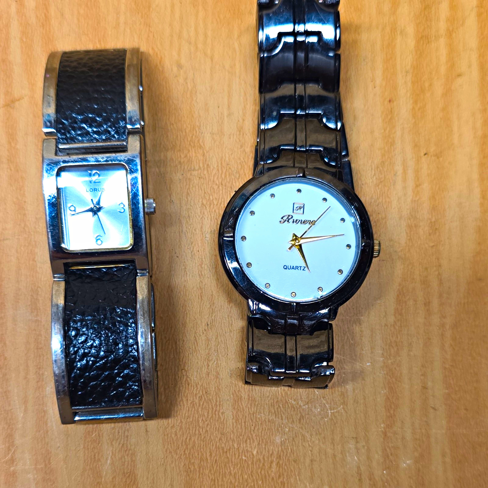 Riviera Quartz Analog Bracelet Watch Black Case/Band White Dial Round Index