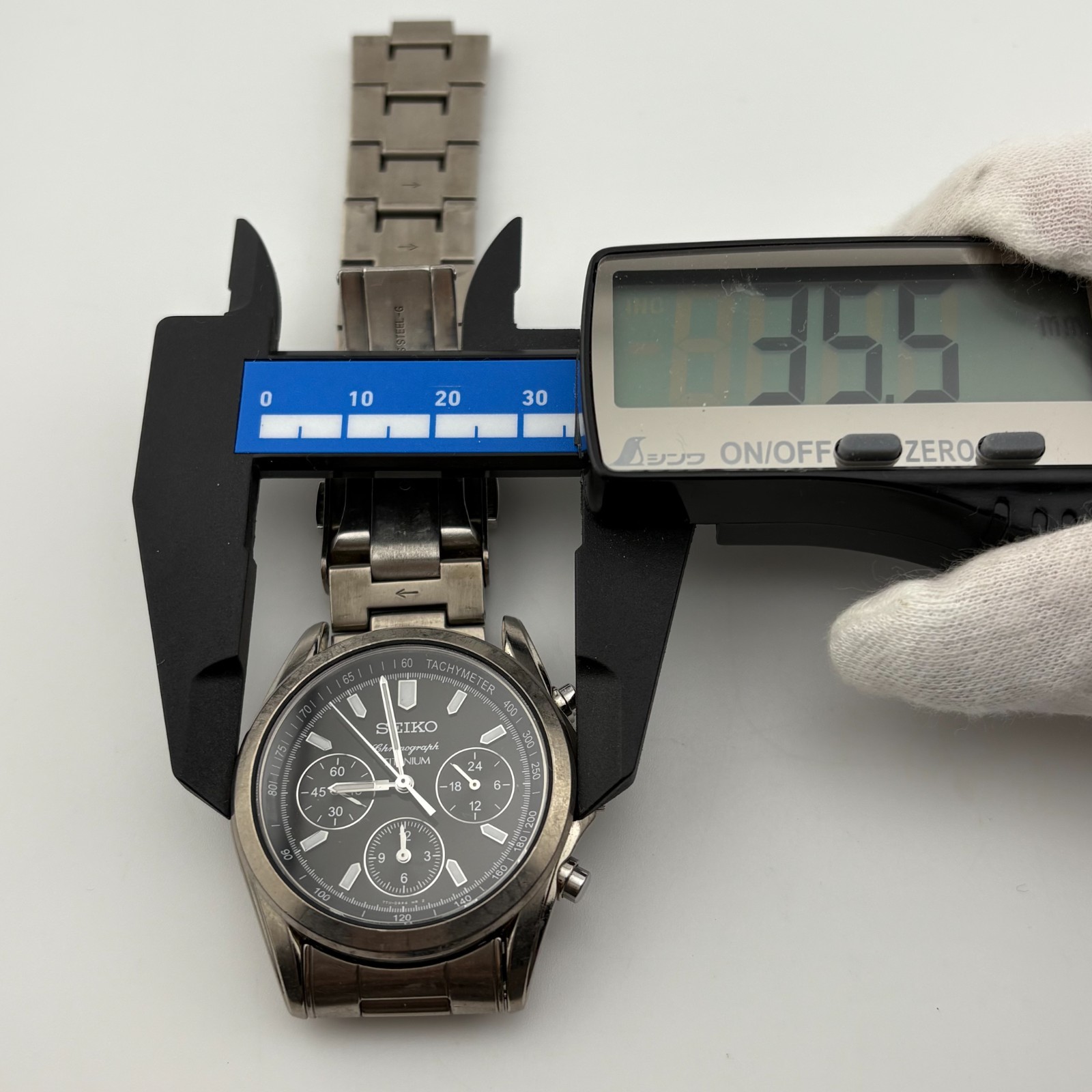 SEIKO 7T11-0AH0 Quartz Chronograph Titanium black dial band defective 35.5mm