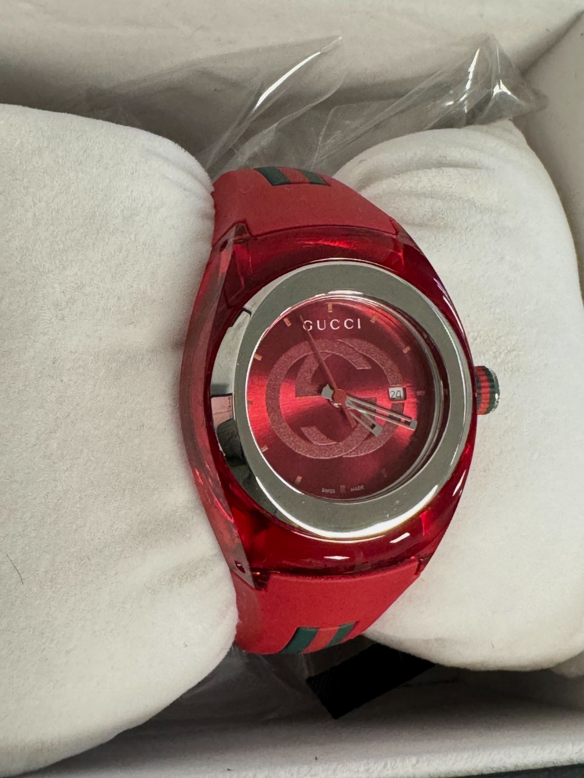 GUCCI Women’s Red Quartz SYNC Rubber Strap Dial Swiss Watch 36MM YA137303