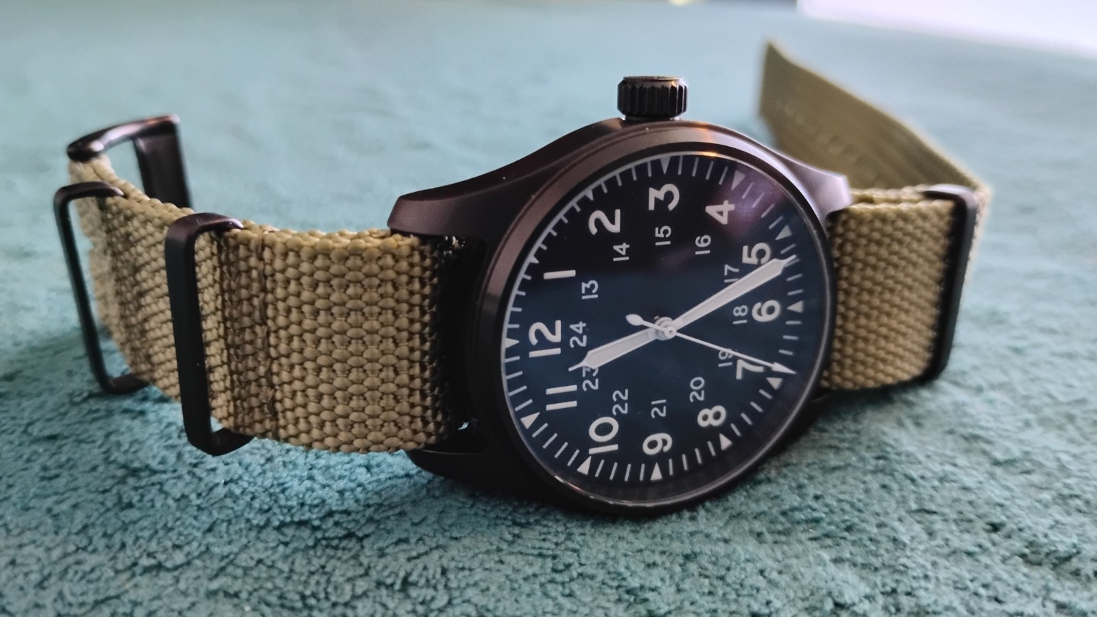 High-Quality 40mm Automatic Black PVD-Coated Diver / Strap Set!