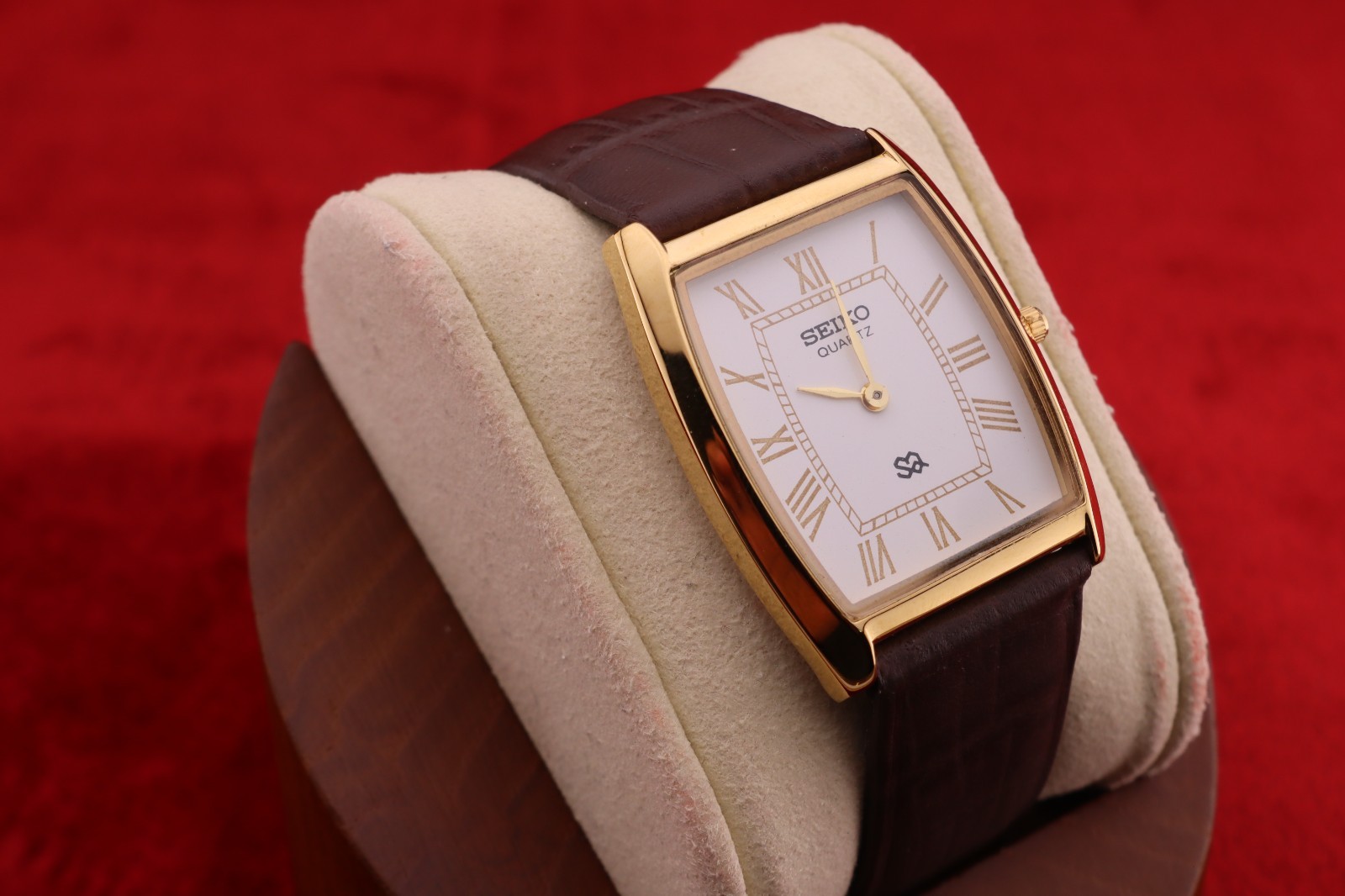 Vintage Men Seiko quartz Barrel-Tank White Dial, Dark Brown leather Dress Watch