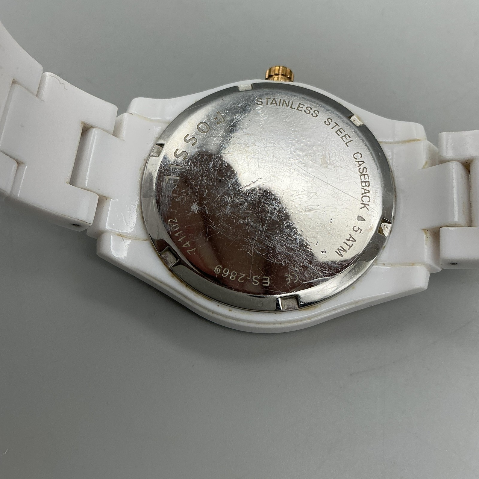 Fossil Womens Watch 37mm Gold Tone Crystal Bezel Day Date ES-2869 New Battery 7″