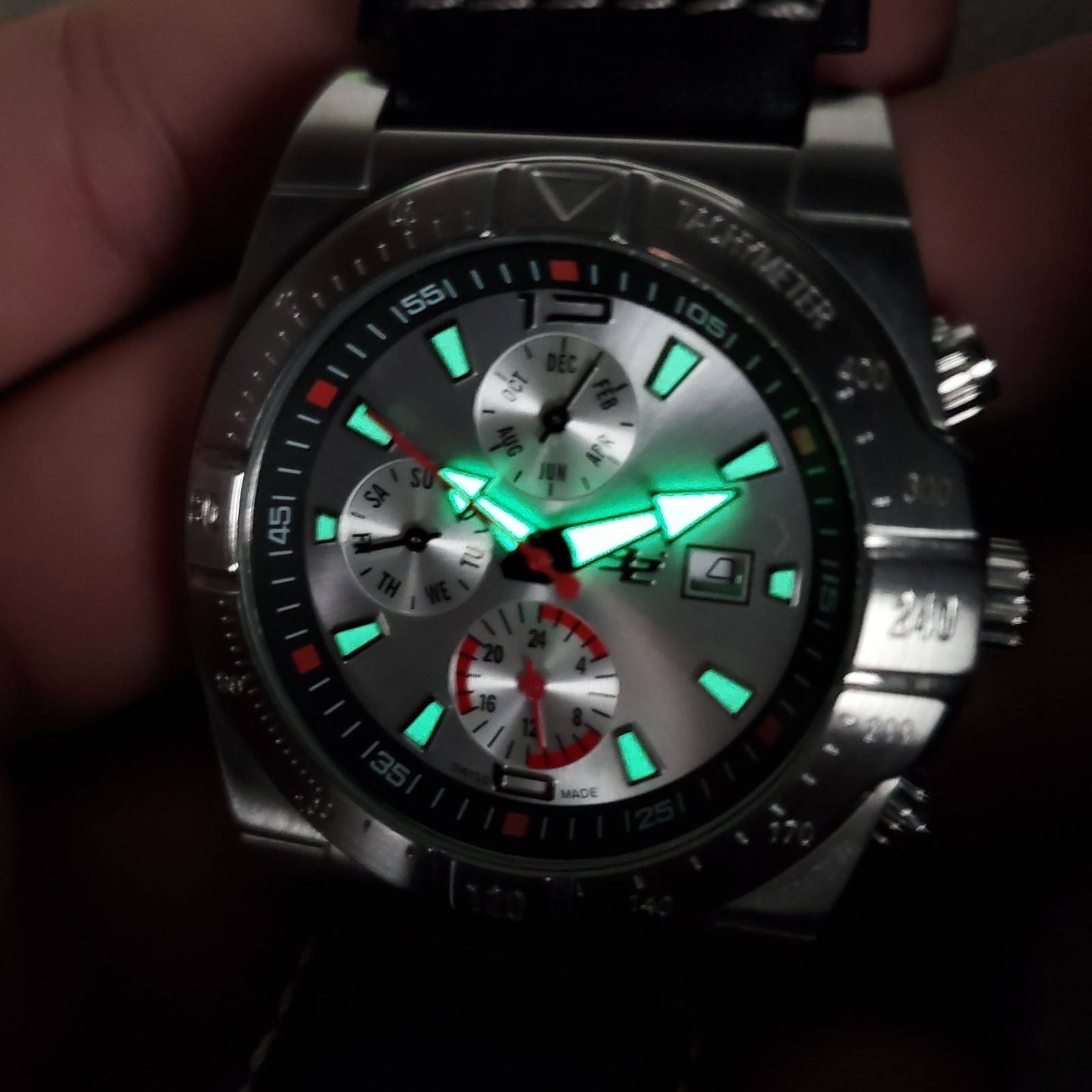 32 DEGREES H279-001 LIMITED EDITION SWISS MADE CALENDAR TACHYMETER MEN’S WATCH
