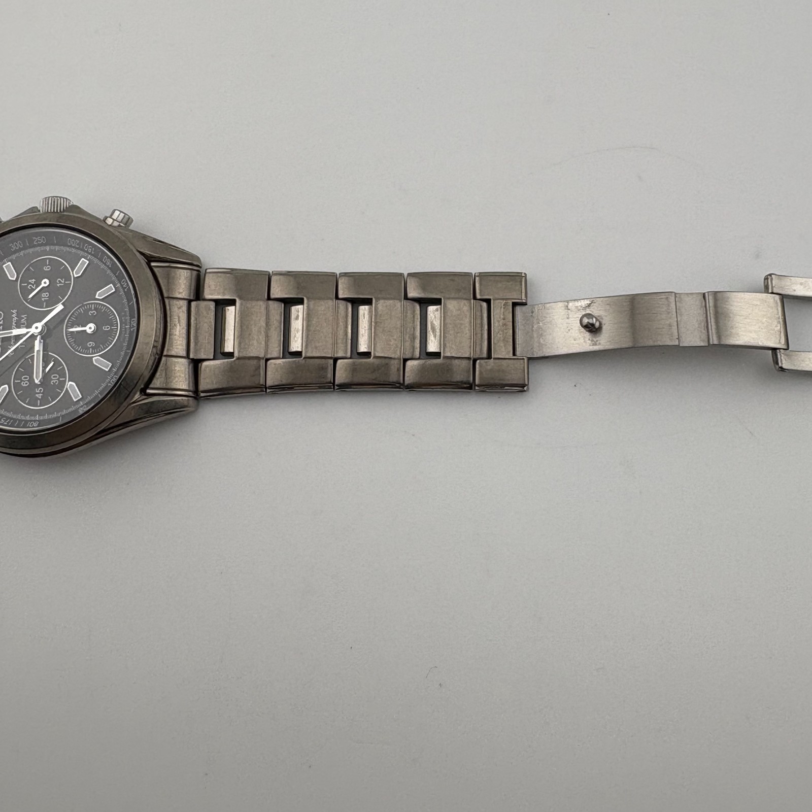 SEIKO 7T11-0AH0 Quartz Chronograph Titanium black dial band defective 35.5mm