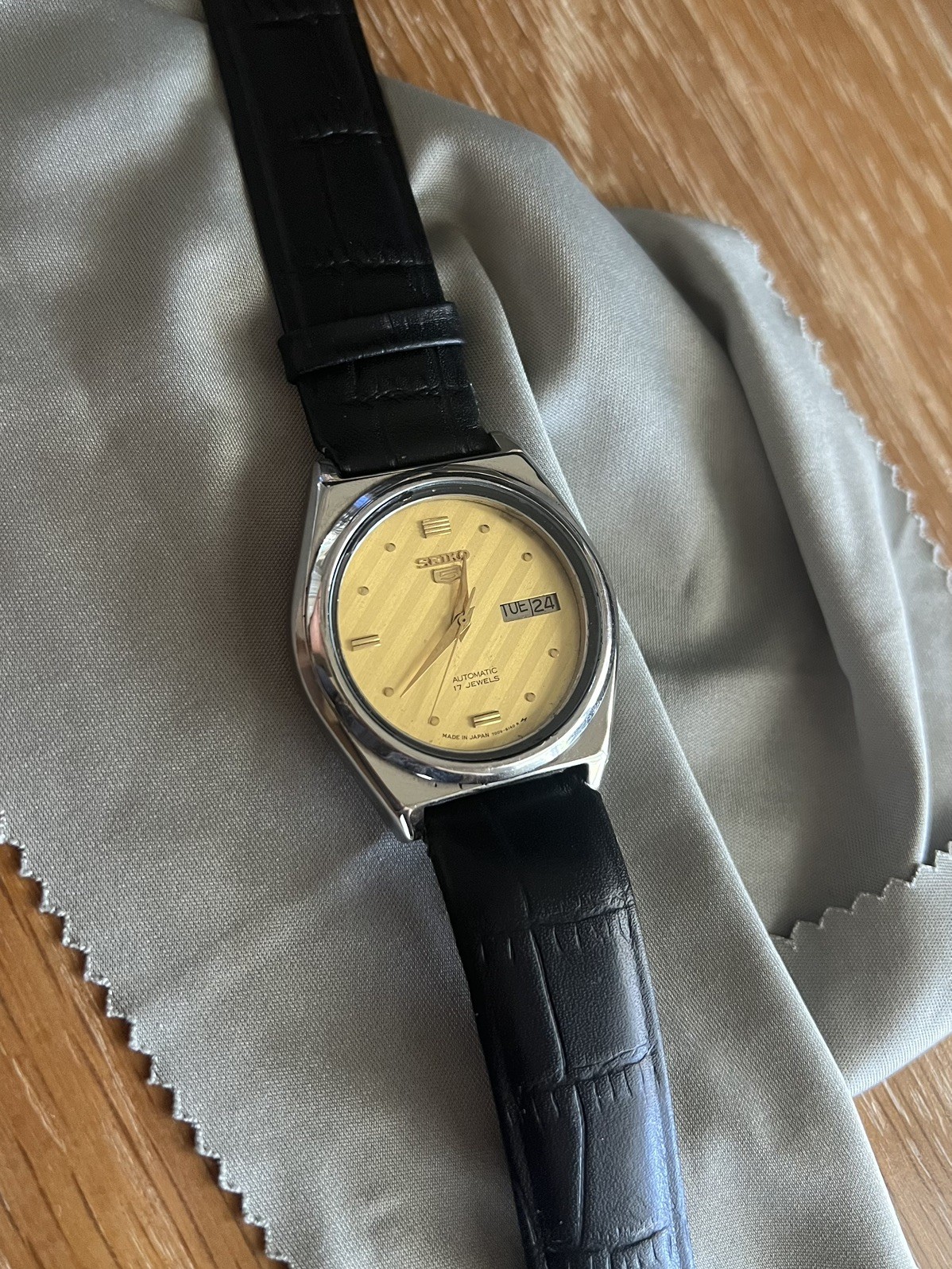 Rare Vintage Seiko 5 Men’s Automatic – 7009-6140 Gold Dial – Genuine Leather