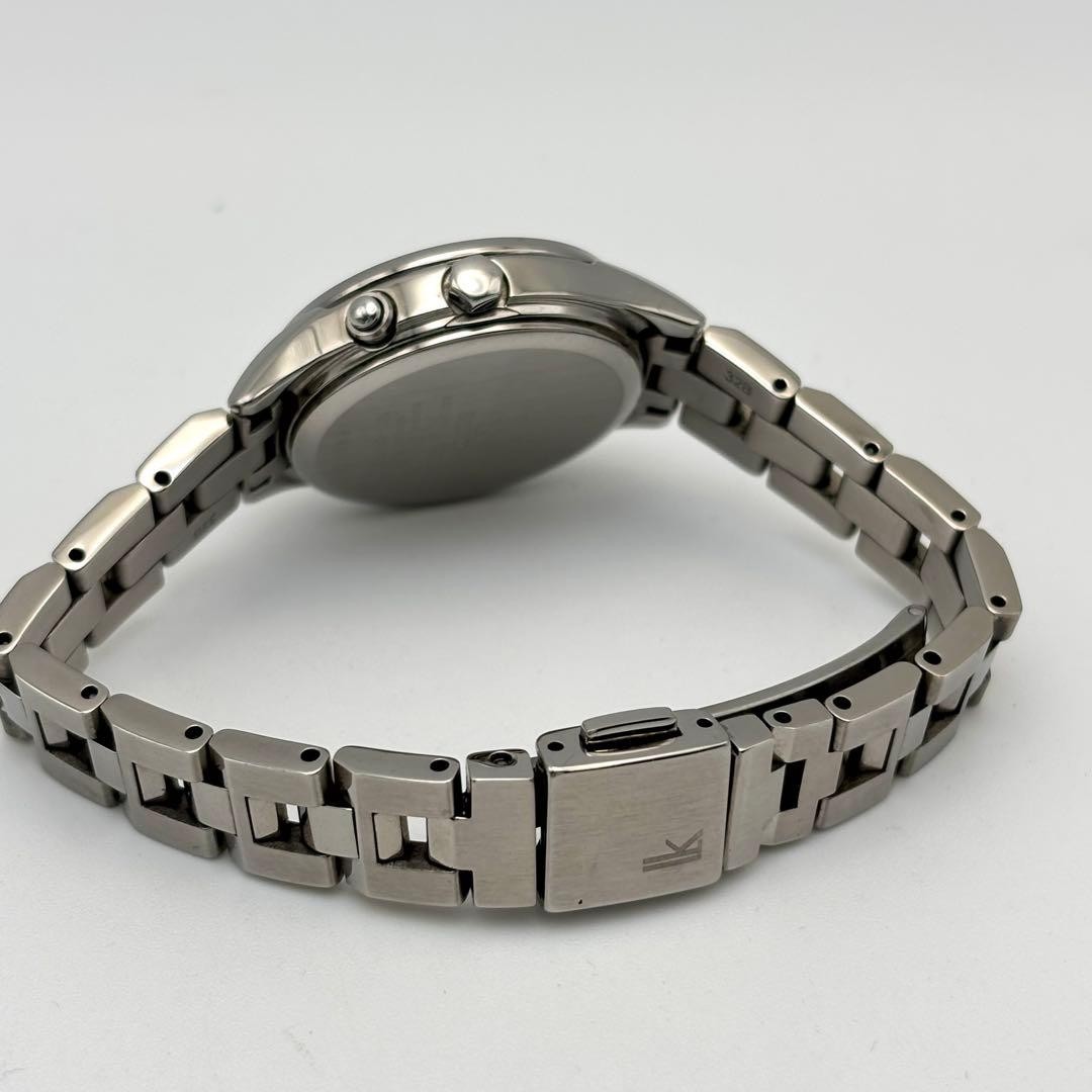 Beautiful Item SEIKO Seiko Lukia Radio Solar Watch Silver Glitter Ladies