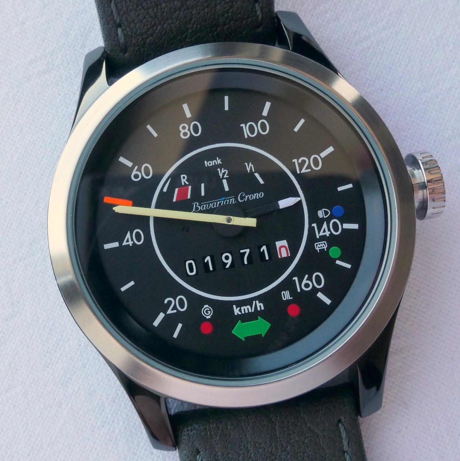 Volkswagen VW 1968 Beetle Bug Kafer Classic Speedometer Car Accessory Watch