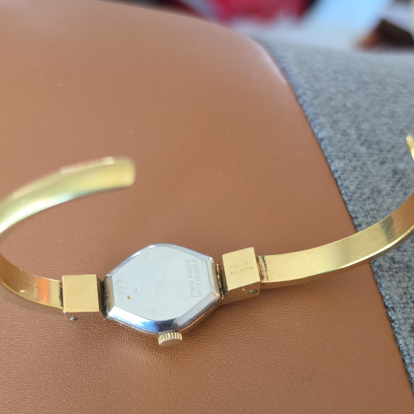 Bucherer Vintage Women’s Manual Wind Watch Gold Tone Bangle Silver Dial 17J