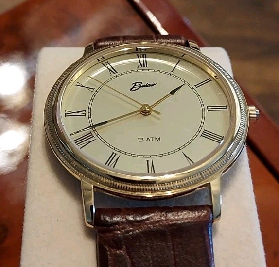 Excellent Vtg Belair 3ATM Gold Tone Mens sapphire crystal Watch w/case new bat