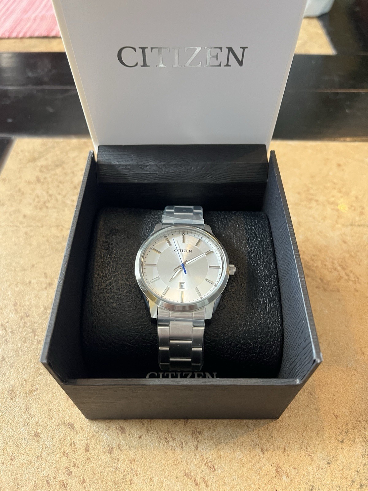 Citizen Eco-Drive Men’s Silver Dial Steel Bracelet Date Watch 100m 41mm Box