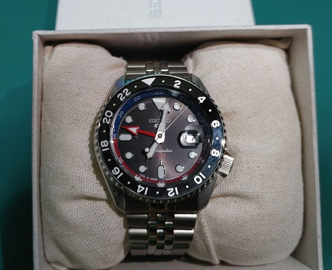 Seiko 5 Sports SSK019 GMT Automatic Watch Red & Blue Bezel Used