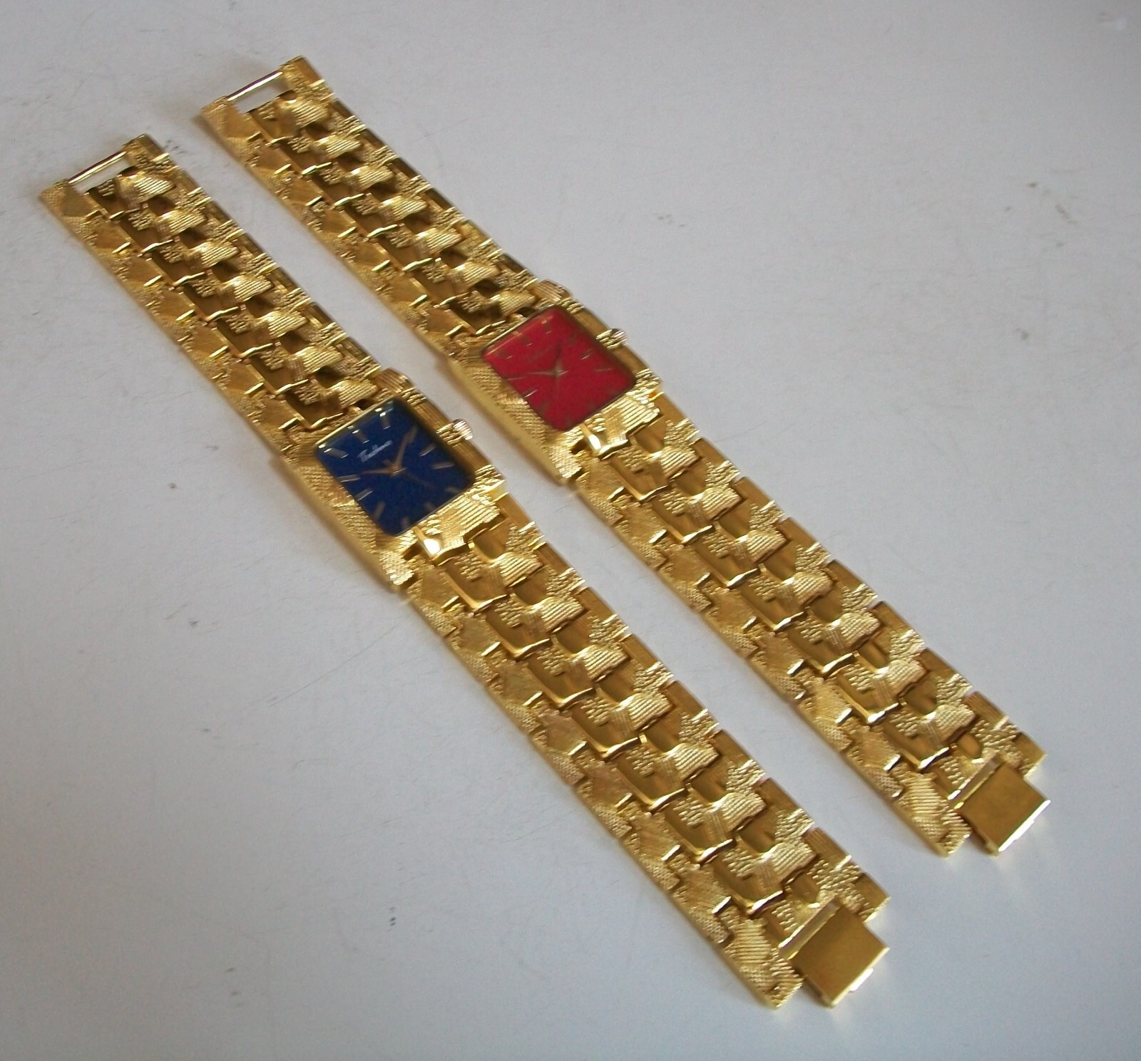 Men’s Gold Finish Red Or Blue Dial Nugget Style Bracelet Fashion Hip Hop Watch