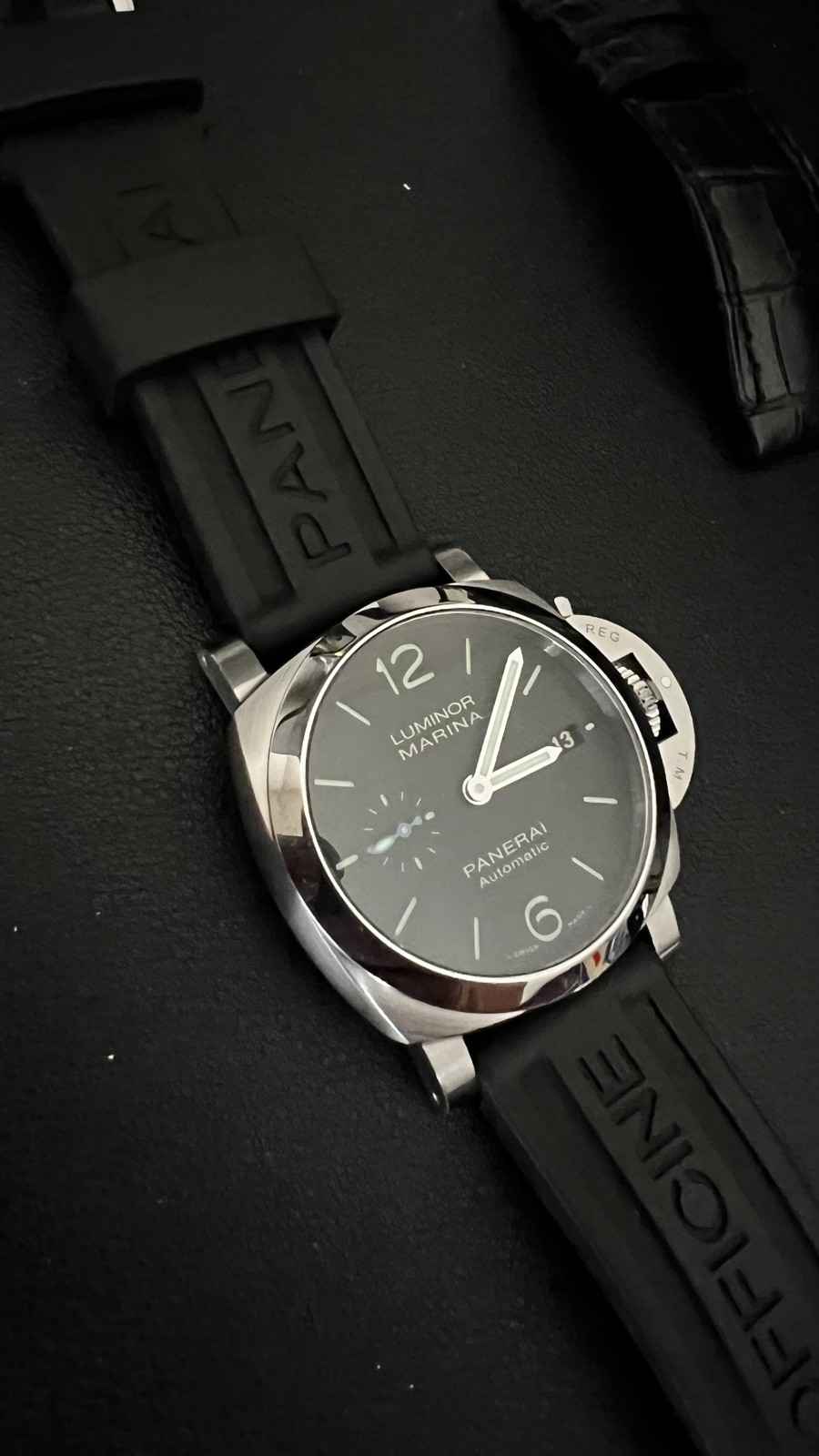 Panerai Luminor Quaranta 40mm PAM01372