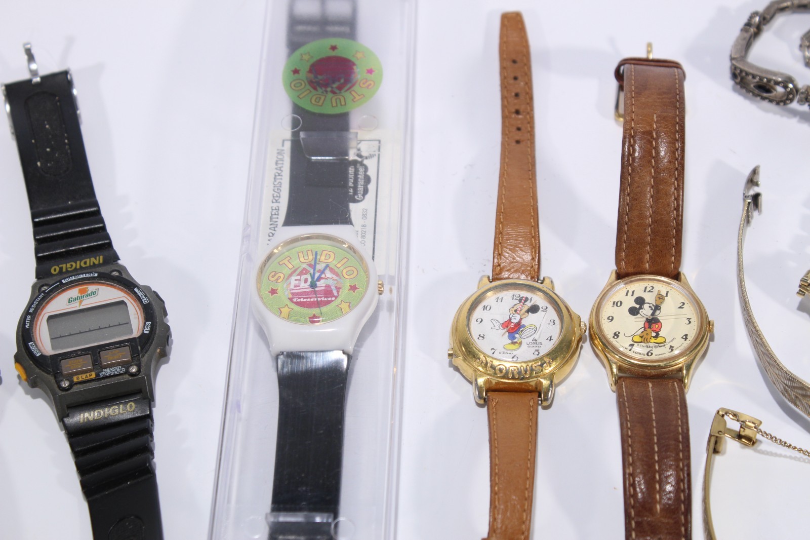 Lot of 19 Watches AS-IS / NOT TESTED. Various Brands See Pics!!!