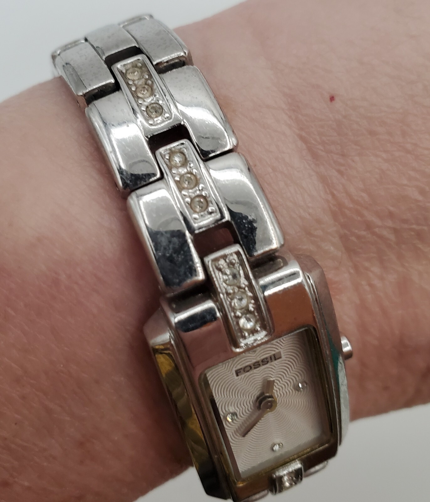 Fossil F2 Womens Watch 6.5in Silver Tone Crystal Band NEEDS BATTERY READ