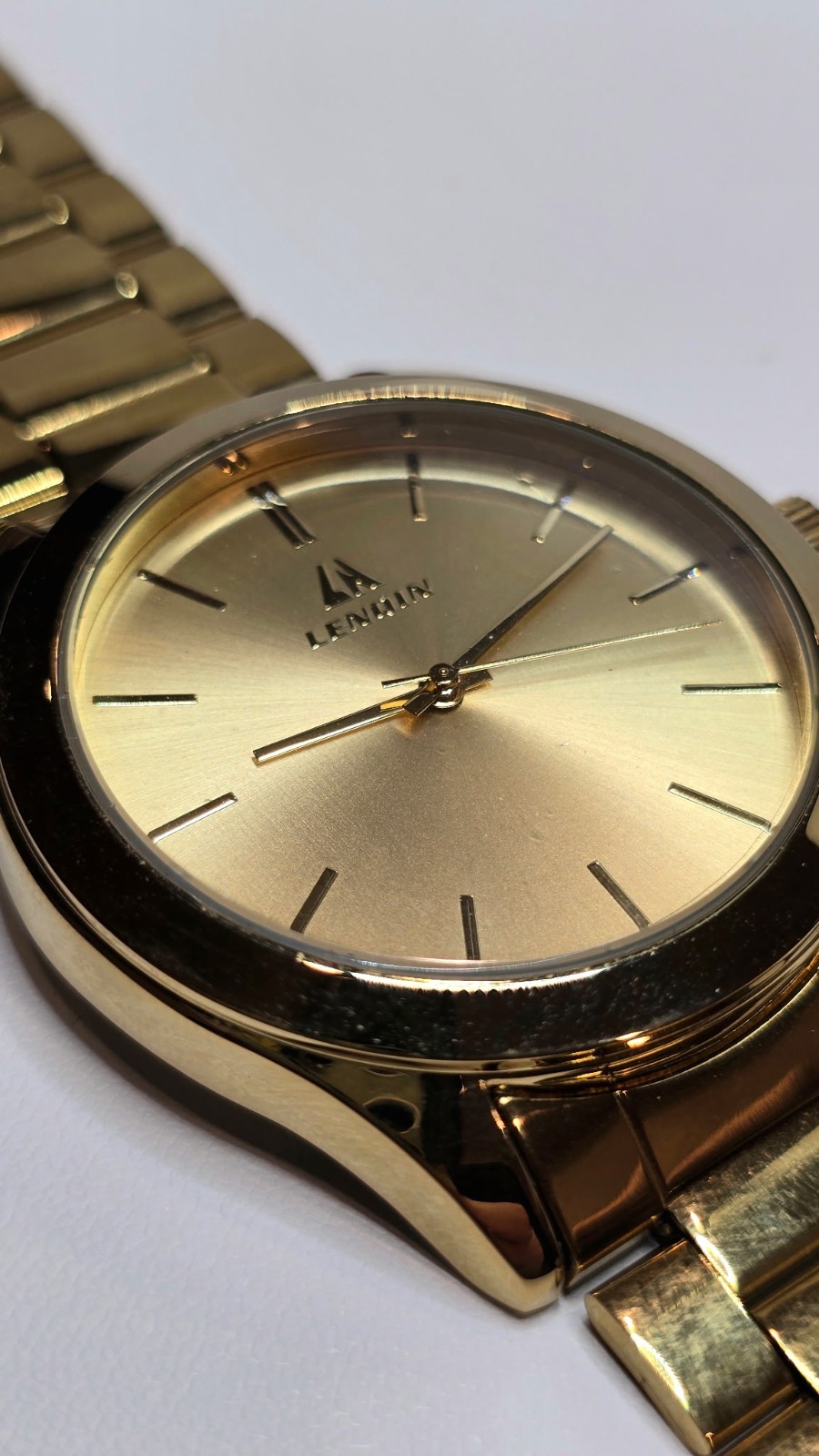 Lenoin Unisex Quartz Analog 50m 5ATM Gold Dial Gold Tone SS Bracelet Watch