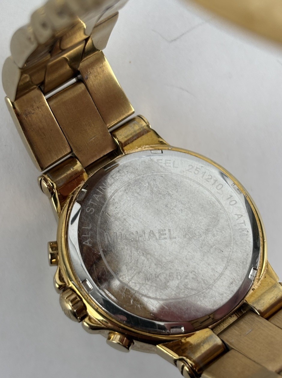 Michael Kors MK-5623 38mm Gold Tone Quartz Date Watch w/Bracelet & New Battery