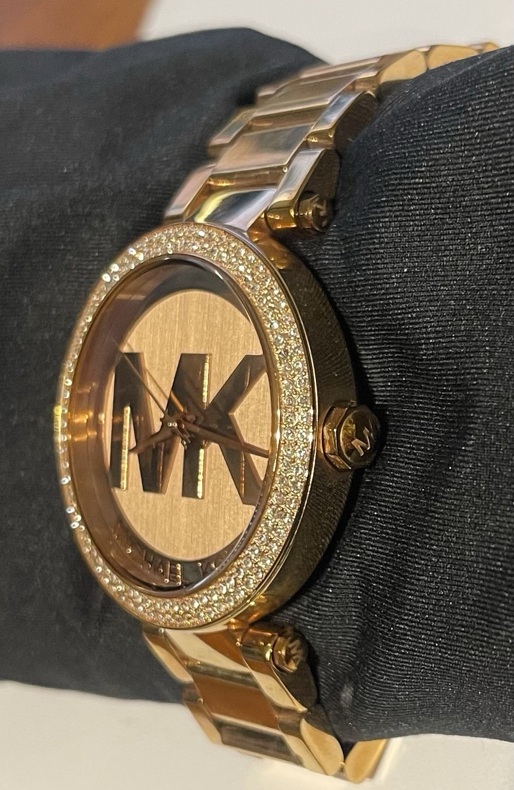 Michael Kors MK-5865 Gold-Tone Stainless Steel Analog Dial Quartz Watch New Batt
