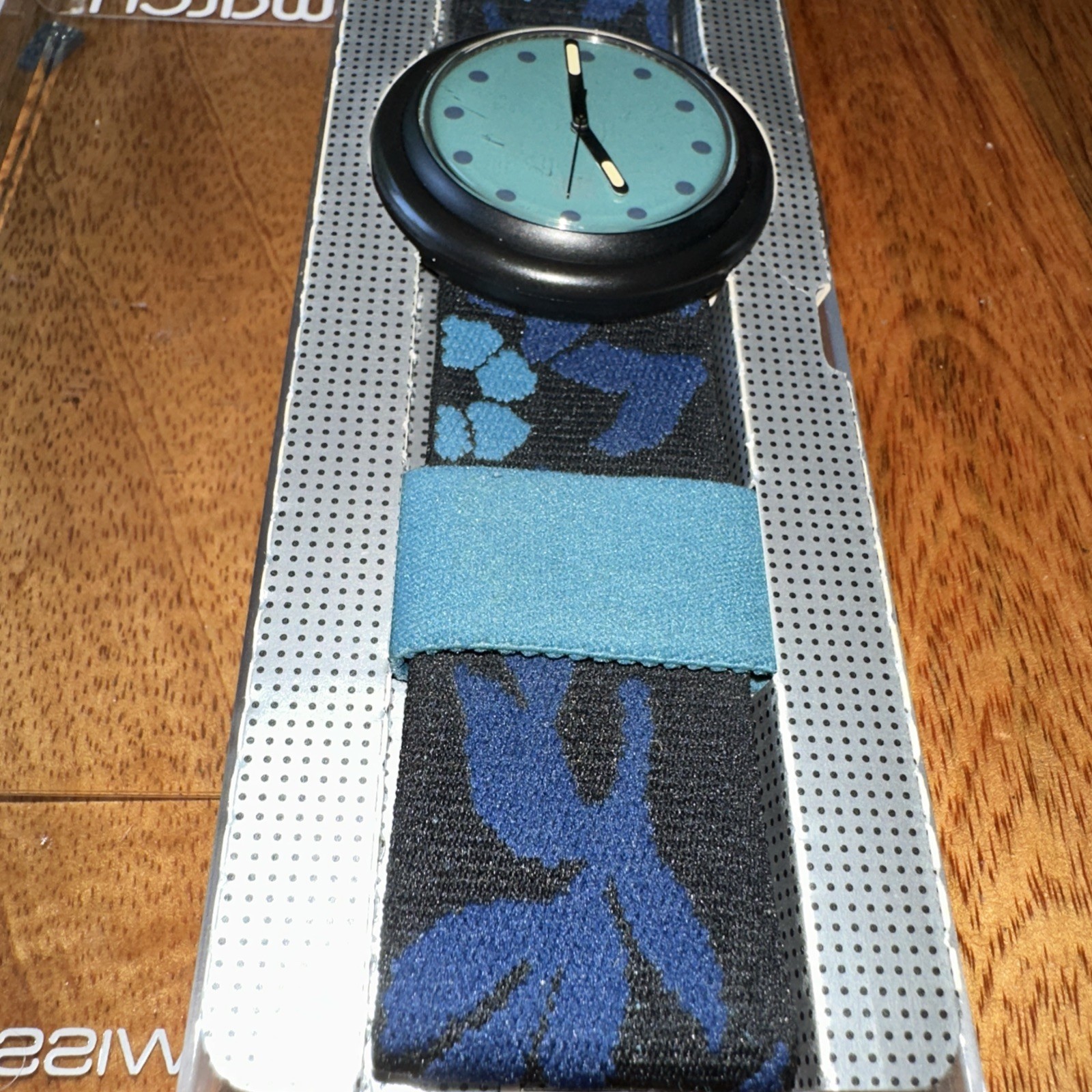 POP SWATCH Watch GREEN TIKI PWB157 Vintage 1991 Swiss Blue Flowers great cond